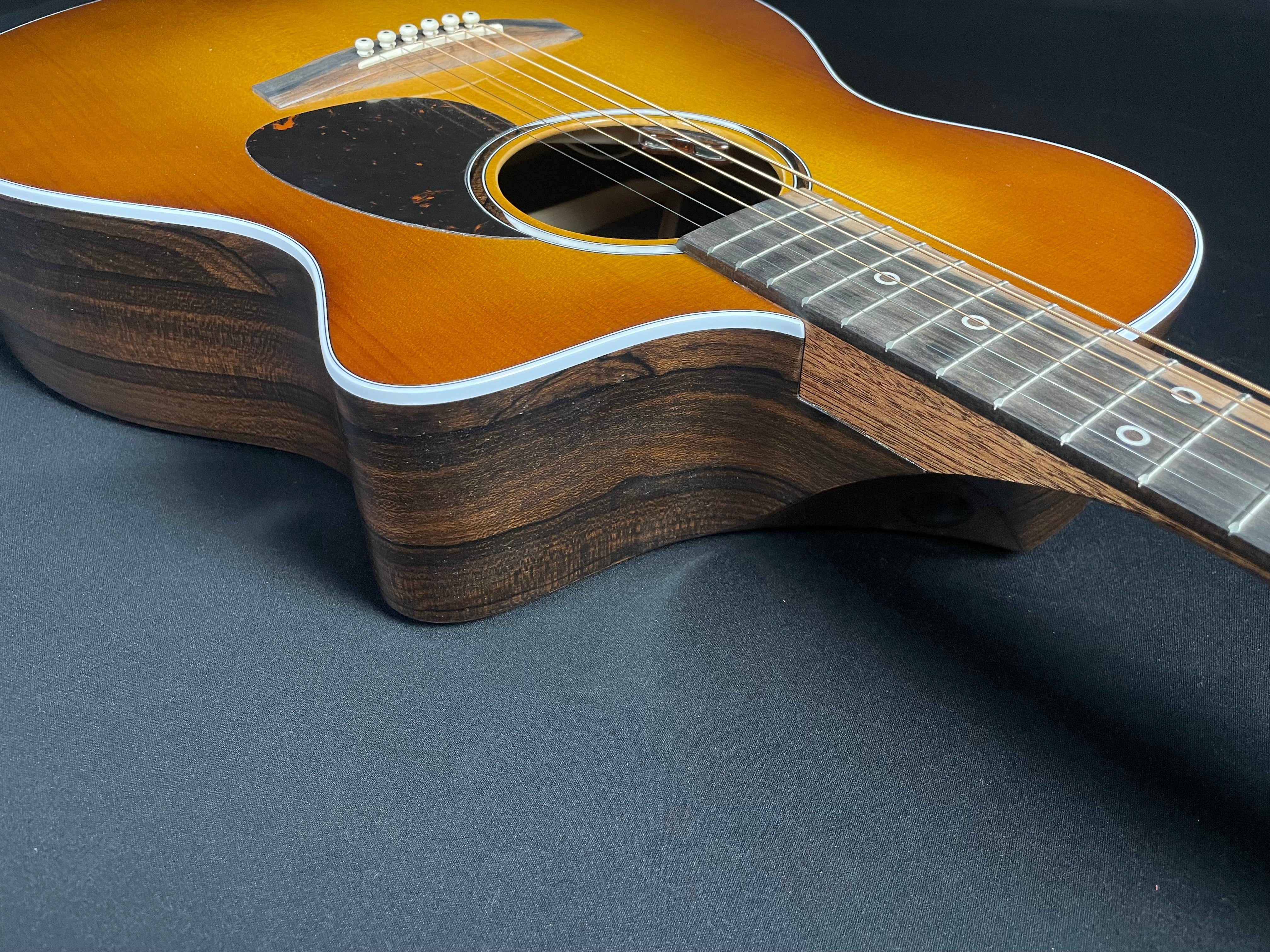 Martin SC-13E Special w/Soft-Shell Case- Burst (2025) - Metronome Music Inc.