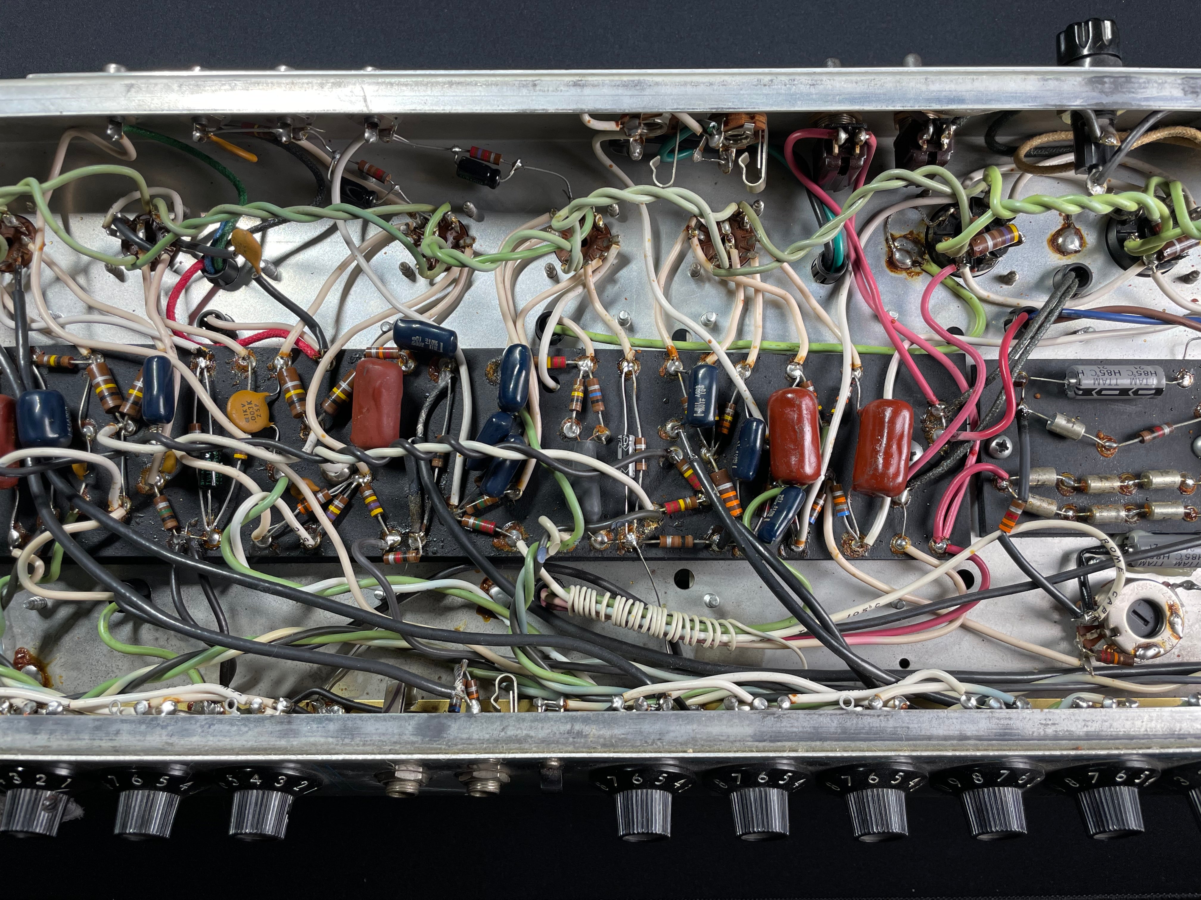 Fender Twin Reverb 100-Watt 2x12" Guitar Combo (1973) - Metronome Music Inc.