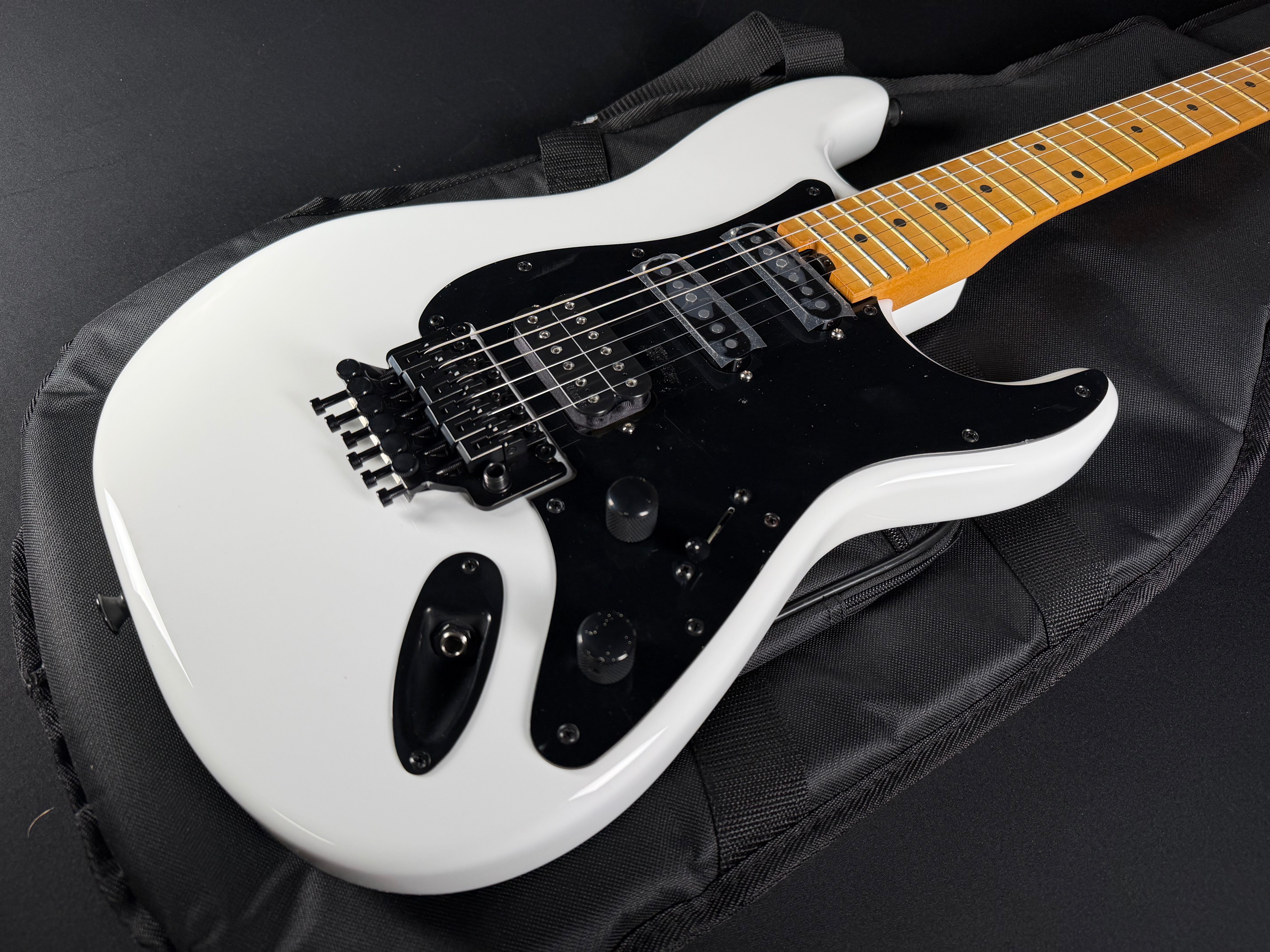 Jackson 50th Anniversary Iron Maiden Adrian Smith Jackson SC1 - Snow - Metronome Music Inc.