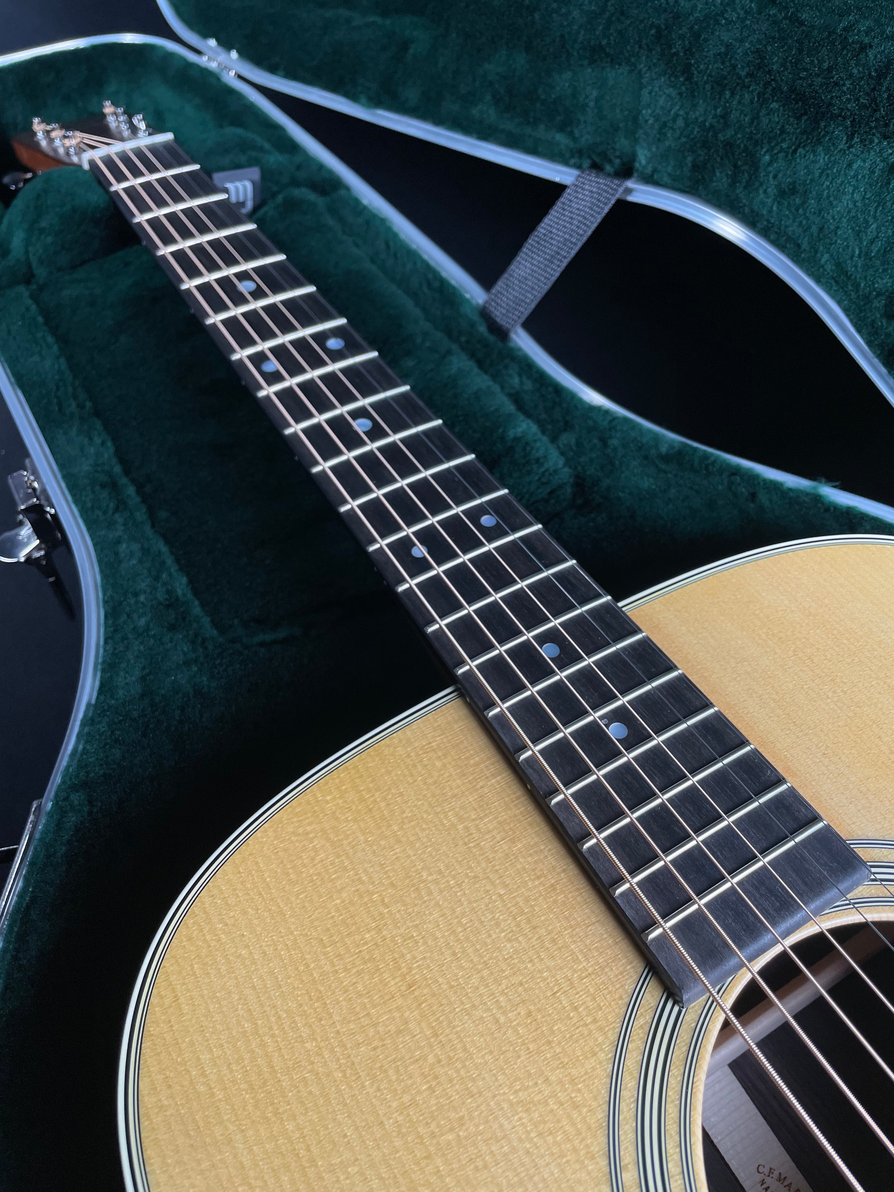 Martin D-28 Standard w/Hardshell Case - Satin Natural (2025)