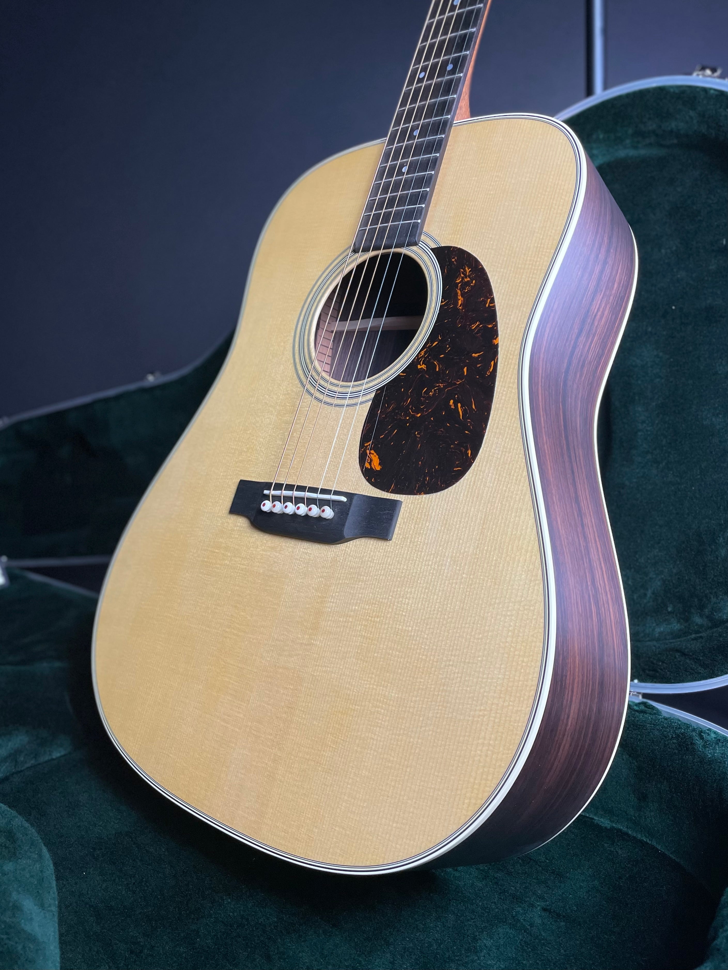 Martin D-28 Standard w/Hardshell Case - Satin Natural (2025)