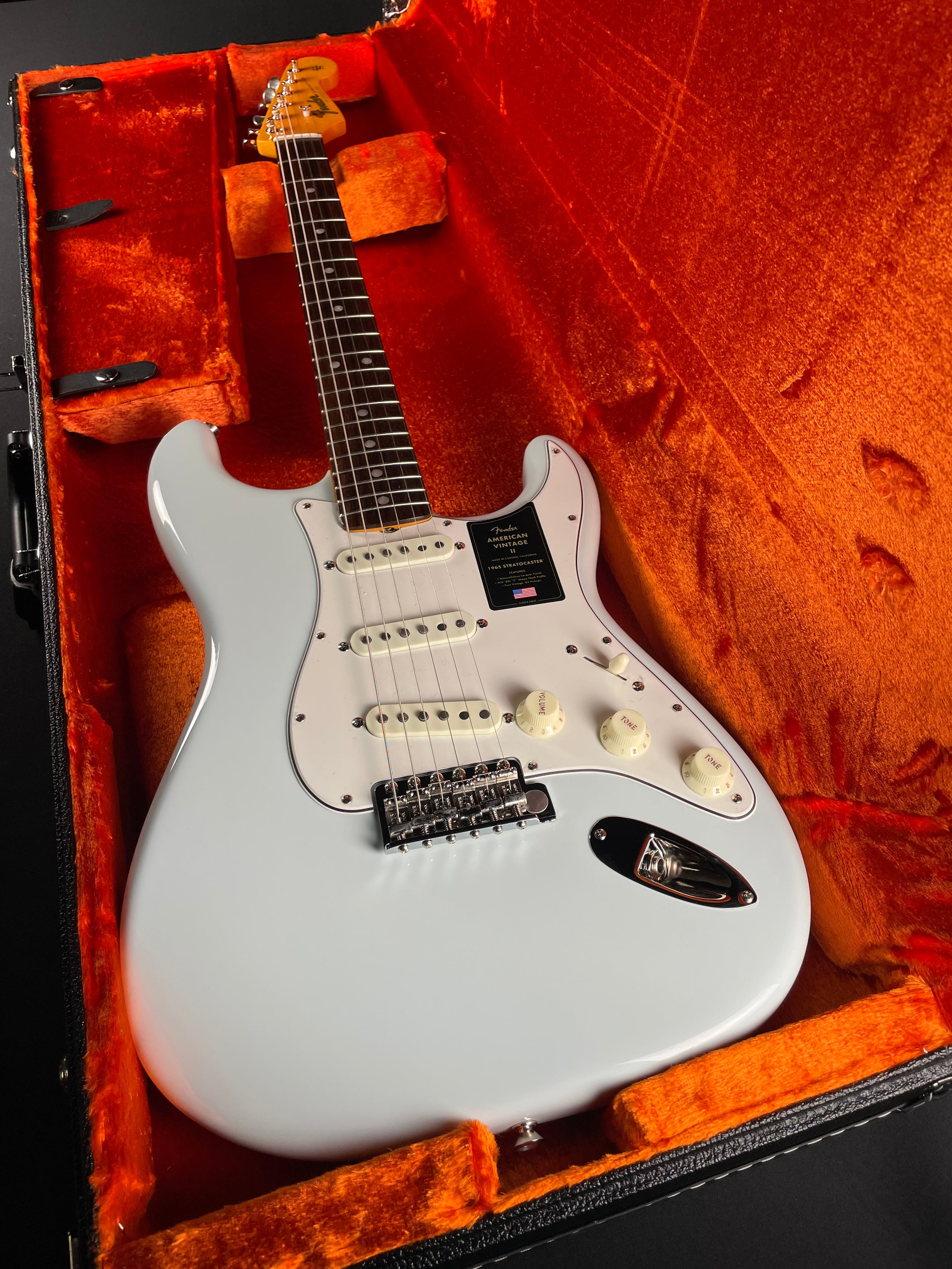 Fender American Vintage II 1965 Stratocaster Rosewood - Sonic Blue - Metronome Music Inc.