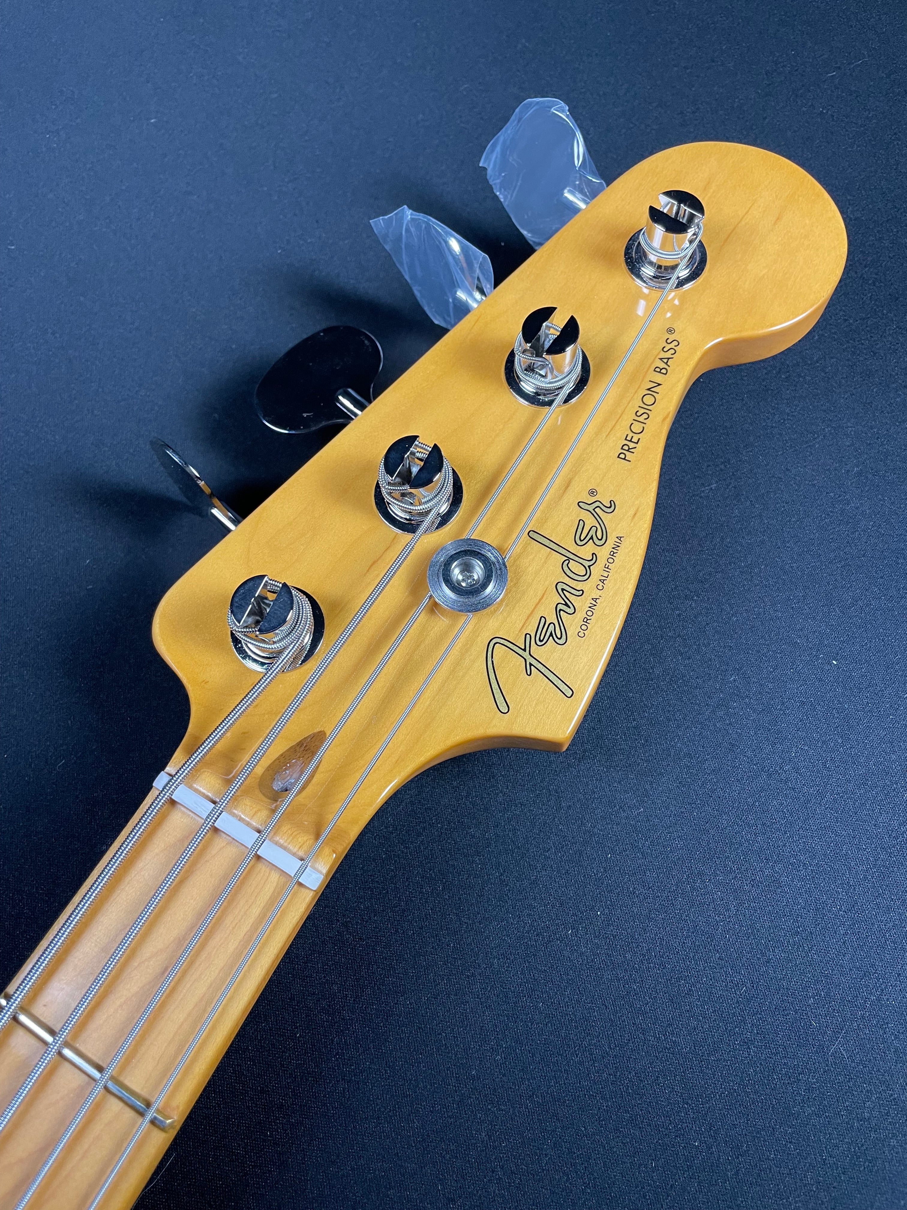 Fender American Professional Classic Precision Bass - Faded Lake Placid Blue - Metronome Music Inc.