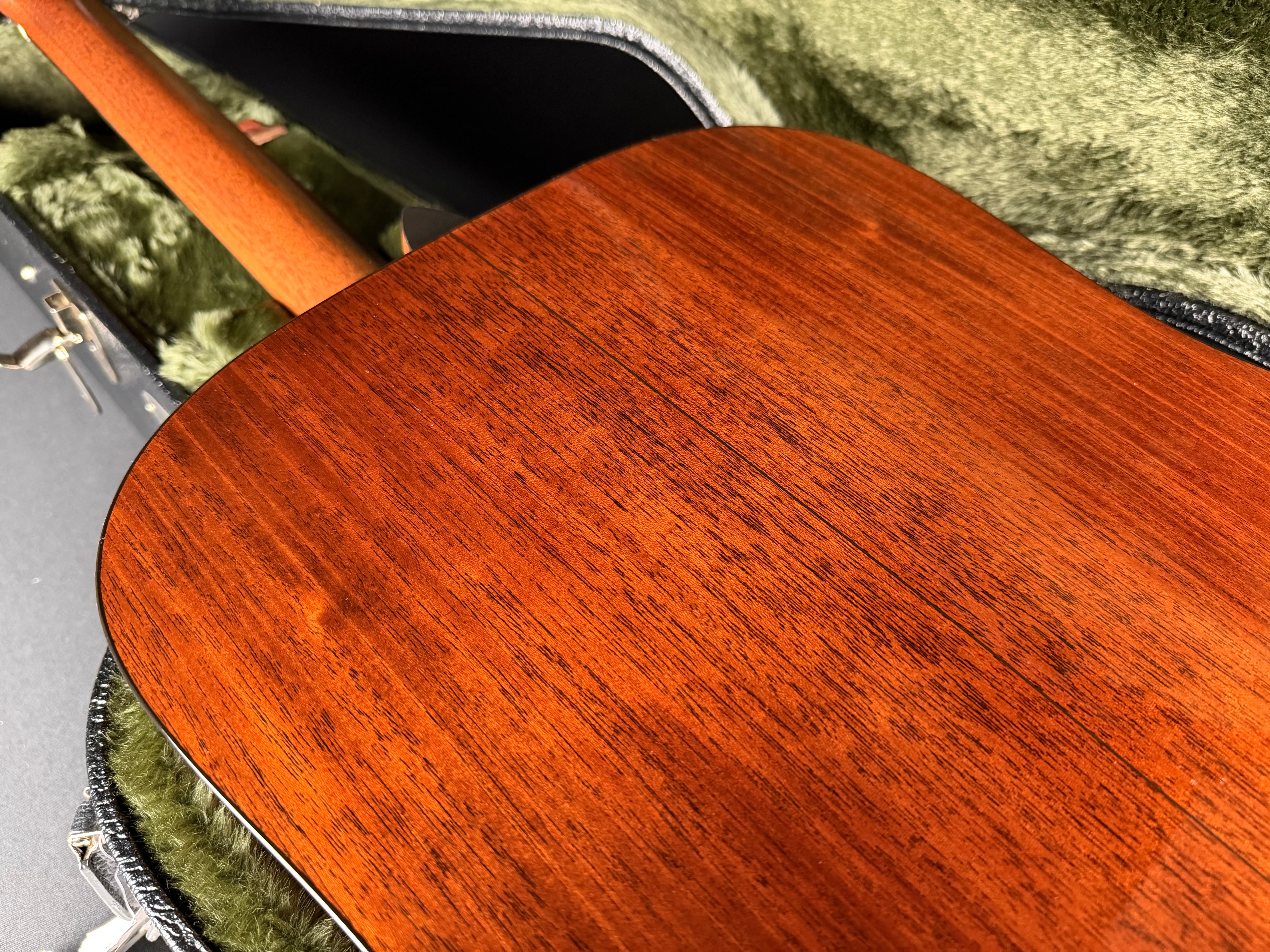 Martin Super D-18 w/Hard Case - Natural (2026) - Metronome Music Inc.