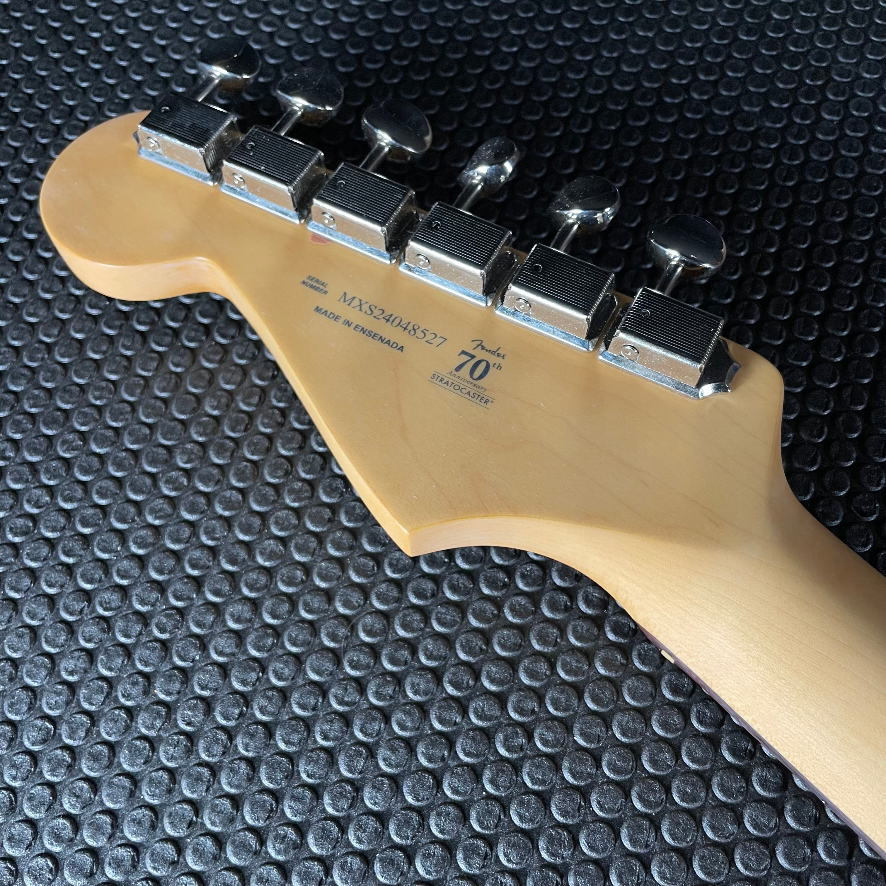 Fender Player II Stratocaster, Rosewood- Transparent Cherry Burst (6lbs 6oz) - Metronome Music Inc.