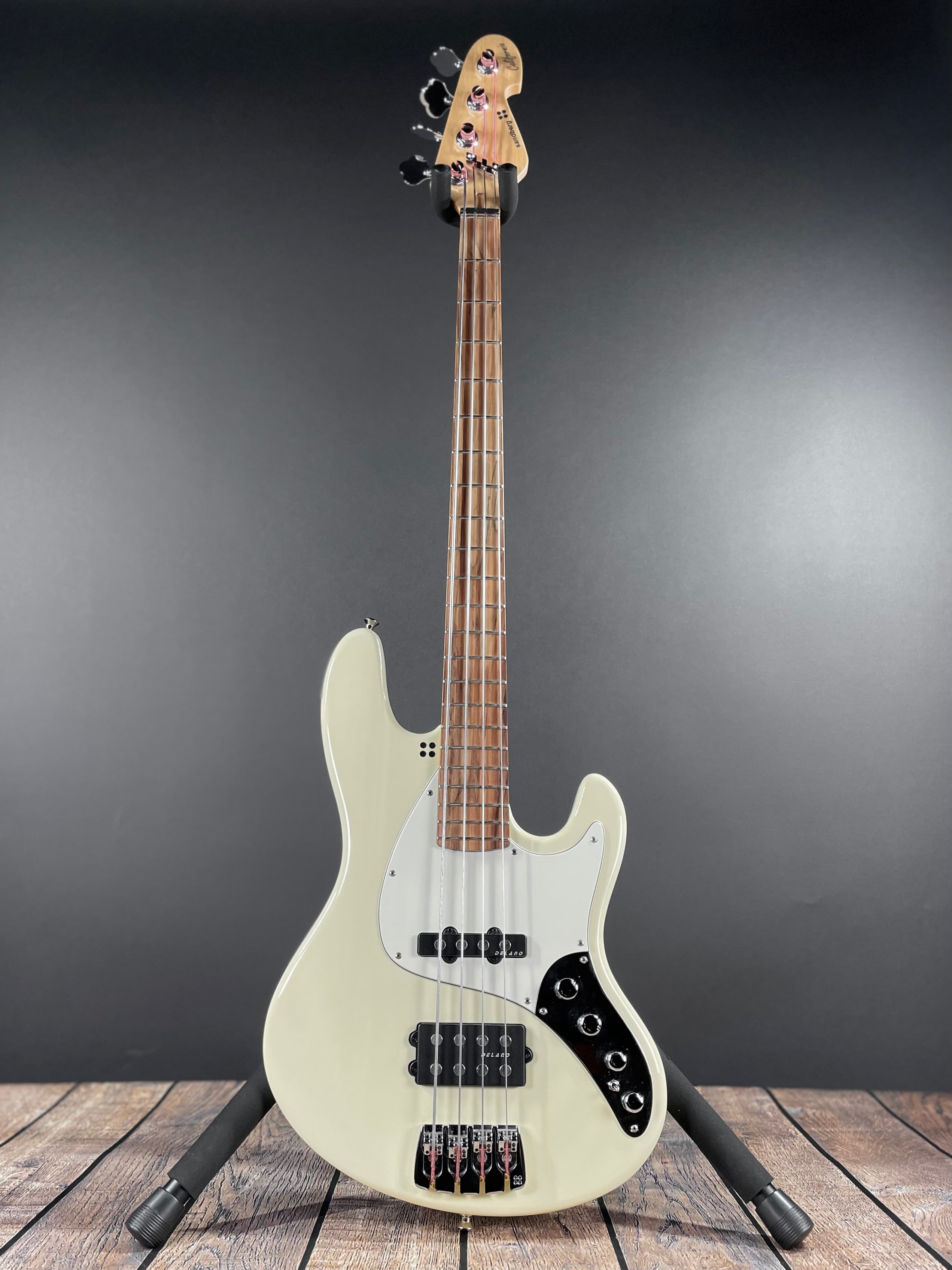 Sandberg California TM4 w/Gig Bag - Creme  (2018) - Metronome Music Inc.