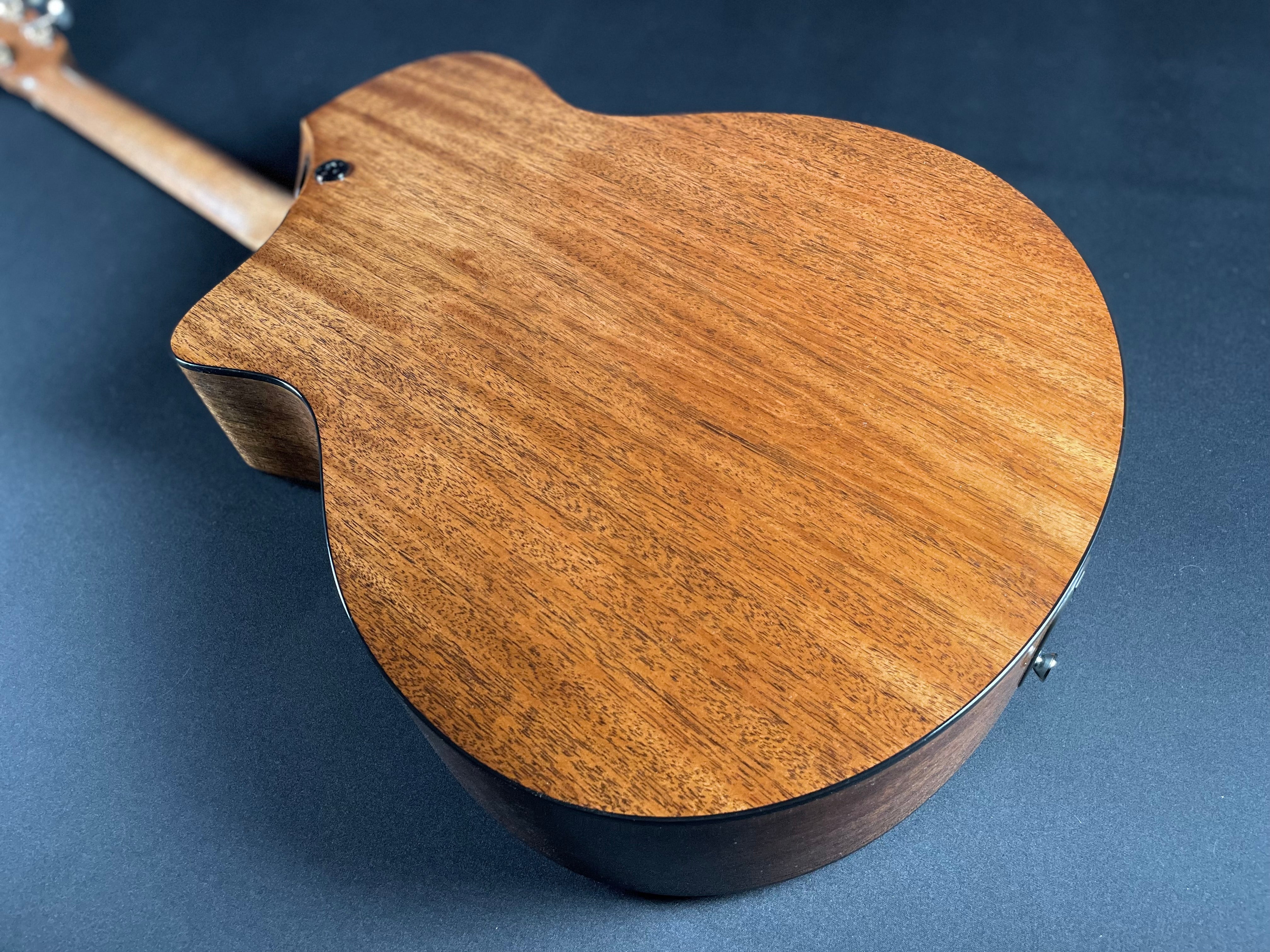 Martin SC-18E Standard w/Hardshell Case - Natural - Metronome Music Inc.