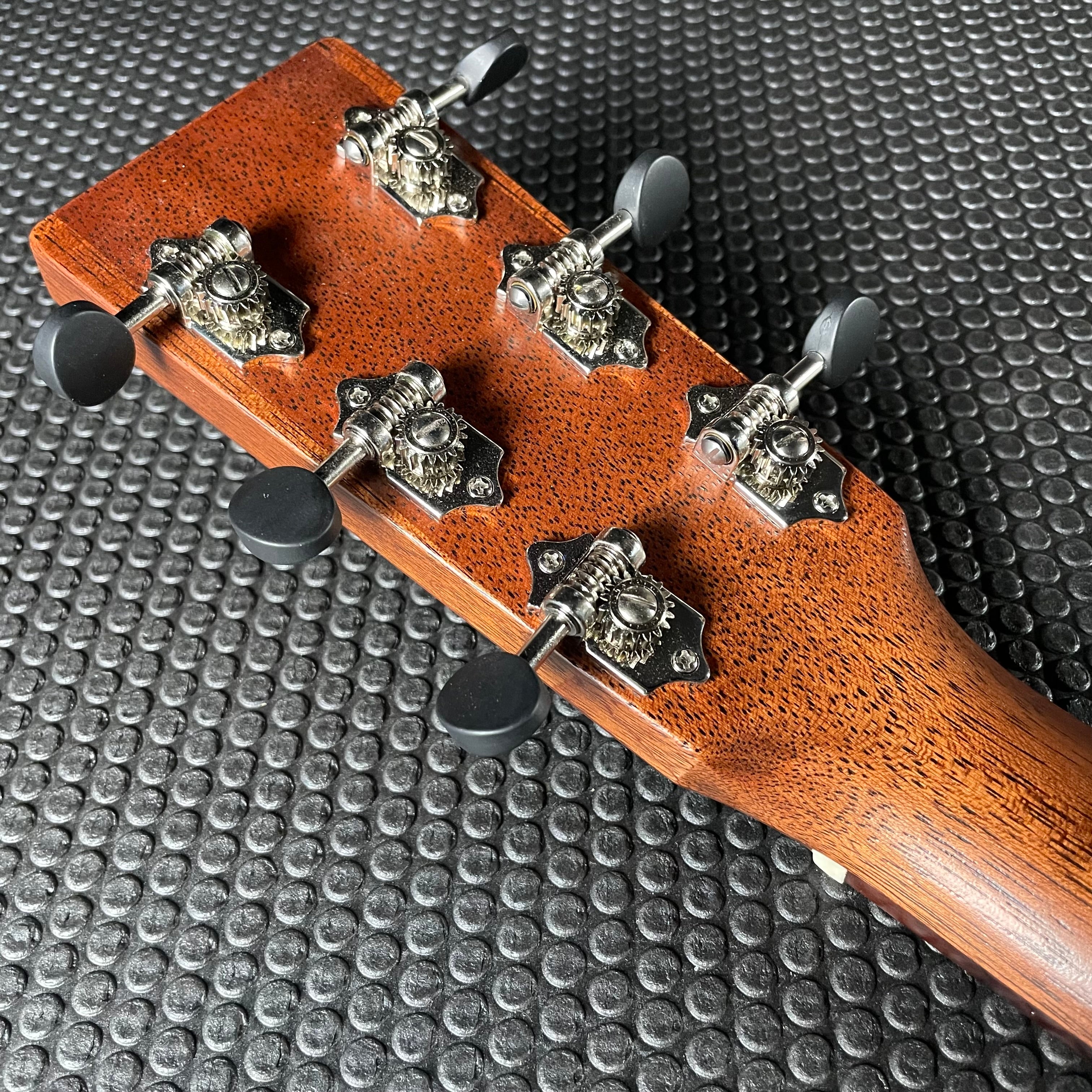 Martin 15 Series 00-15M w/Softshell Case, Mahogany - Satin - Metronome Music Inc.