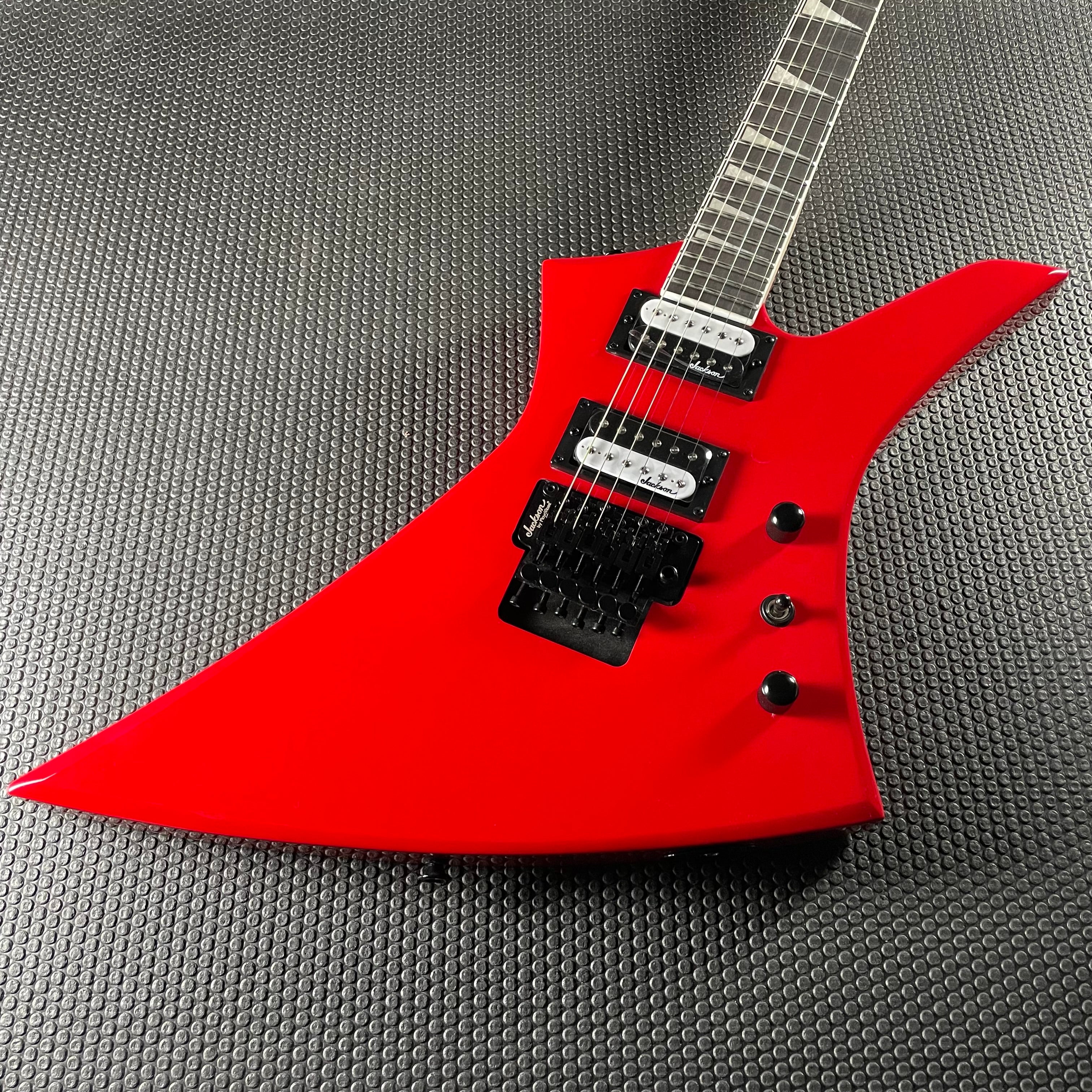 Jackson JS Series Kelly JS32, Amaranth- Ferrari Red (7lbs 1oz) - Metronome Music Inc.