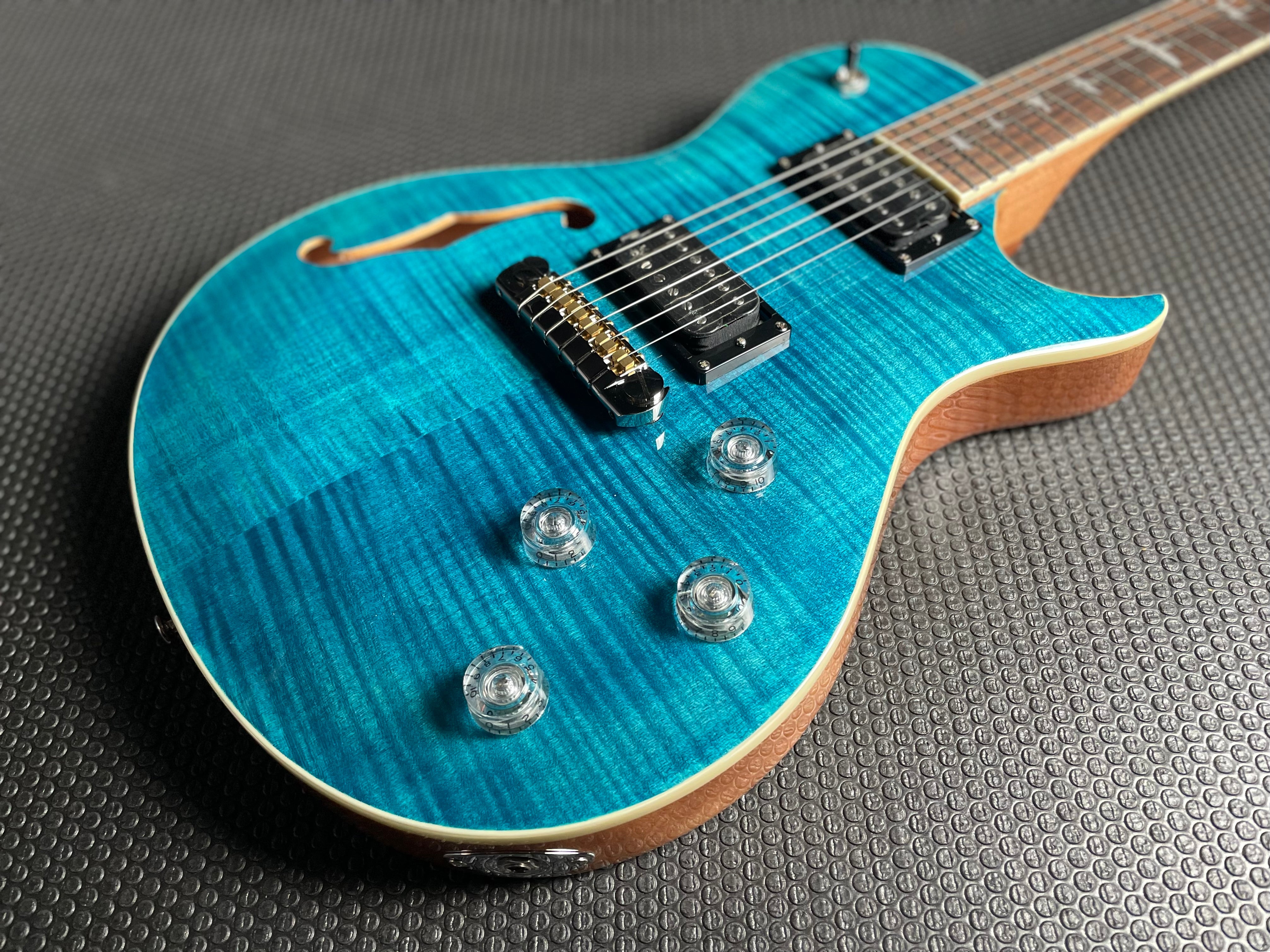 PRS SE Zach Myers w/ Gig Bag - Myers Blue  (2025) - Metronome Music Inc.