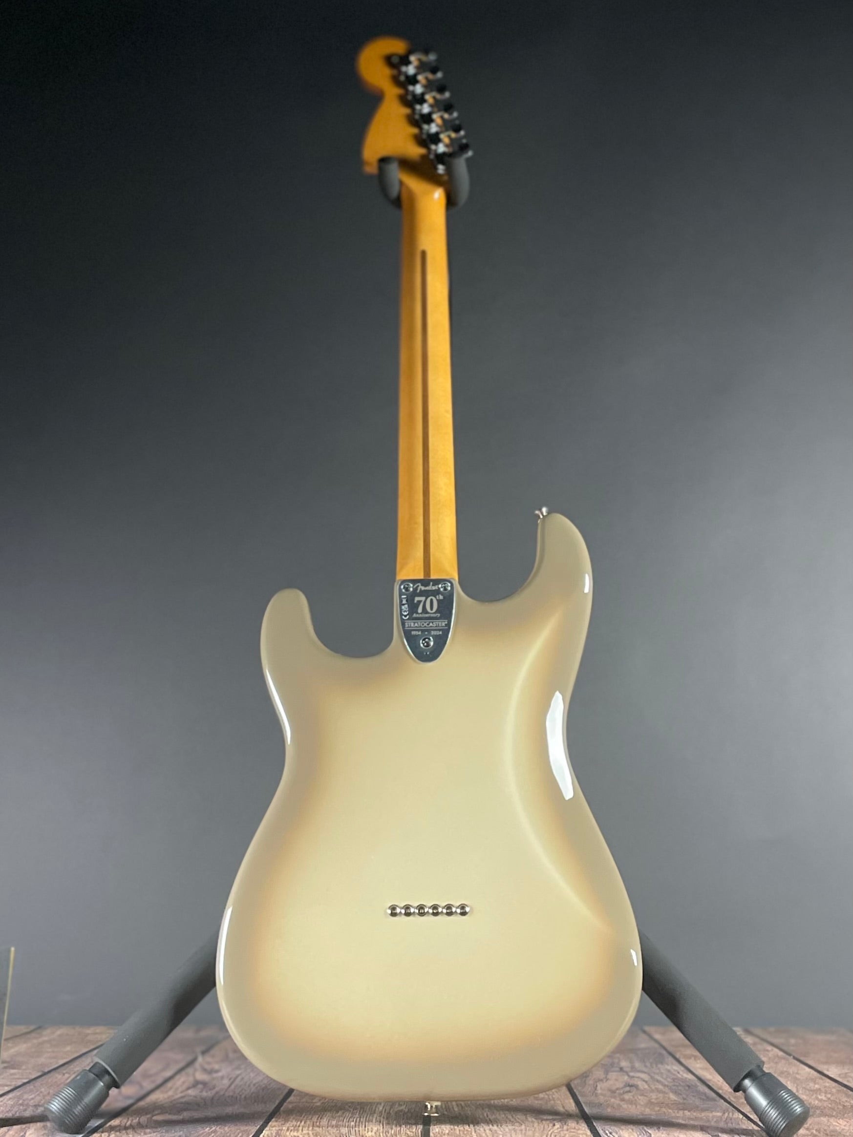 Fender 70th Anniversary Antigua Stratocaster, Rosewood- Antigua (7lbs 11oz) - Metronome Music Inc.