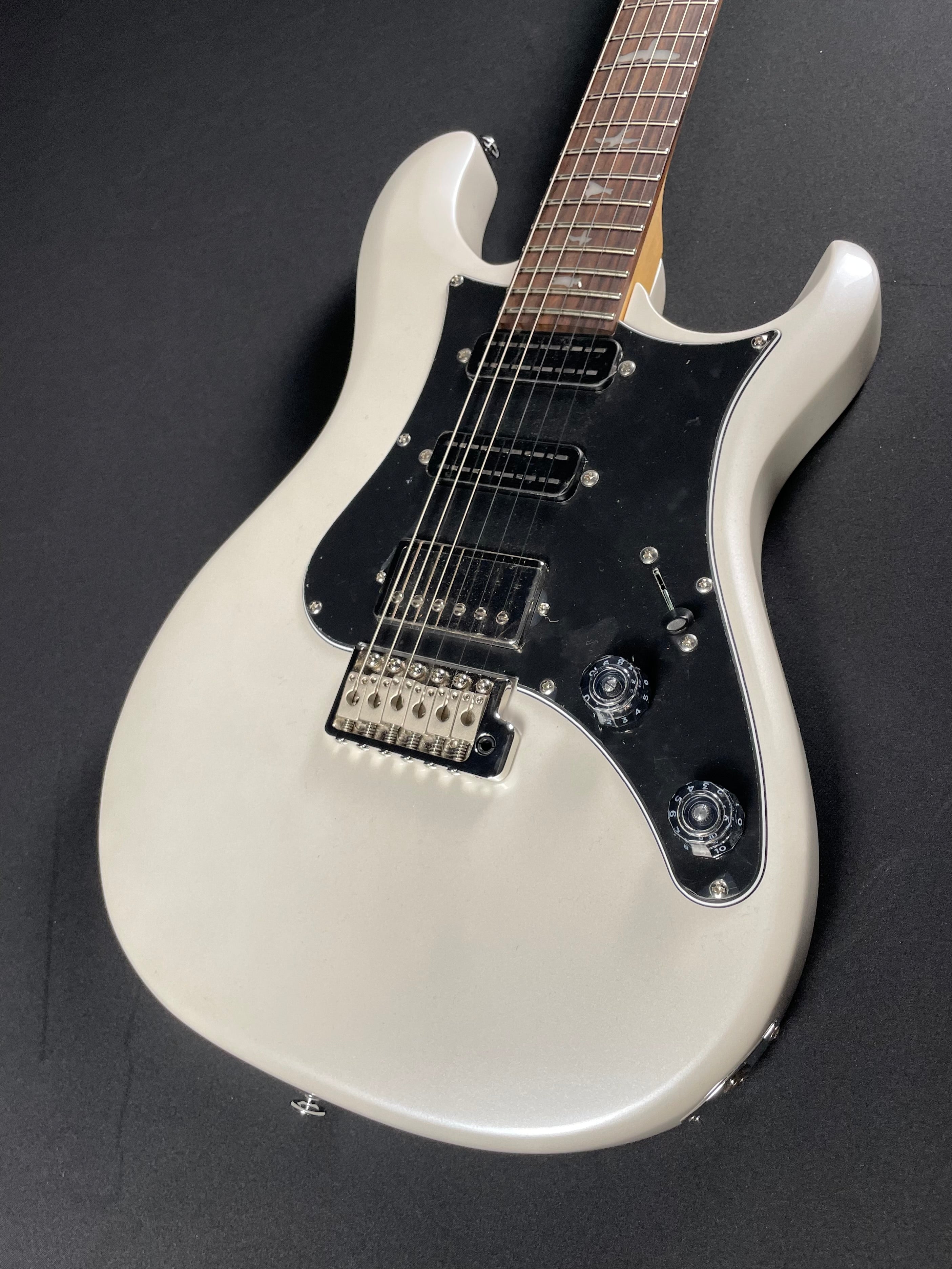 PRS SE Studio Standard w/Gig Bag - Pearl White