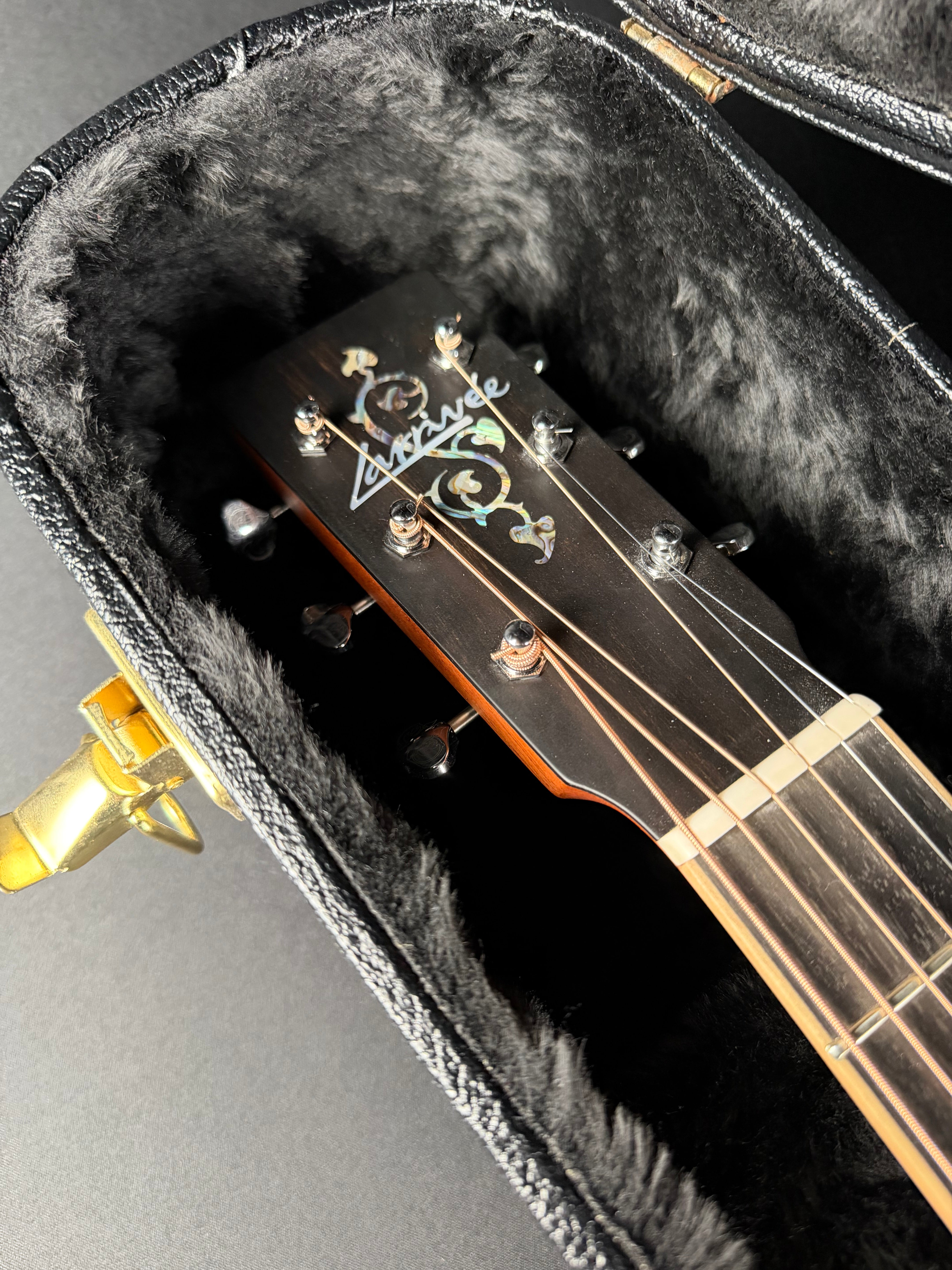Larrivee SD-40R Legacy Series Acoustic w/OHSC - Metronome Music Inc.