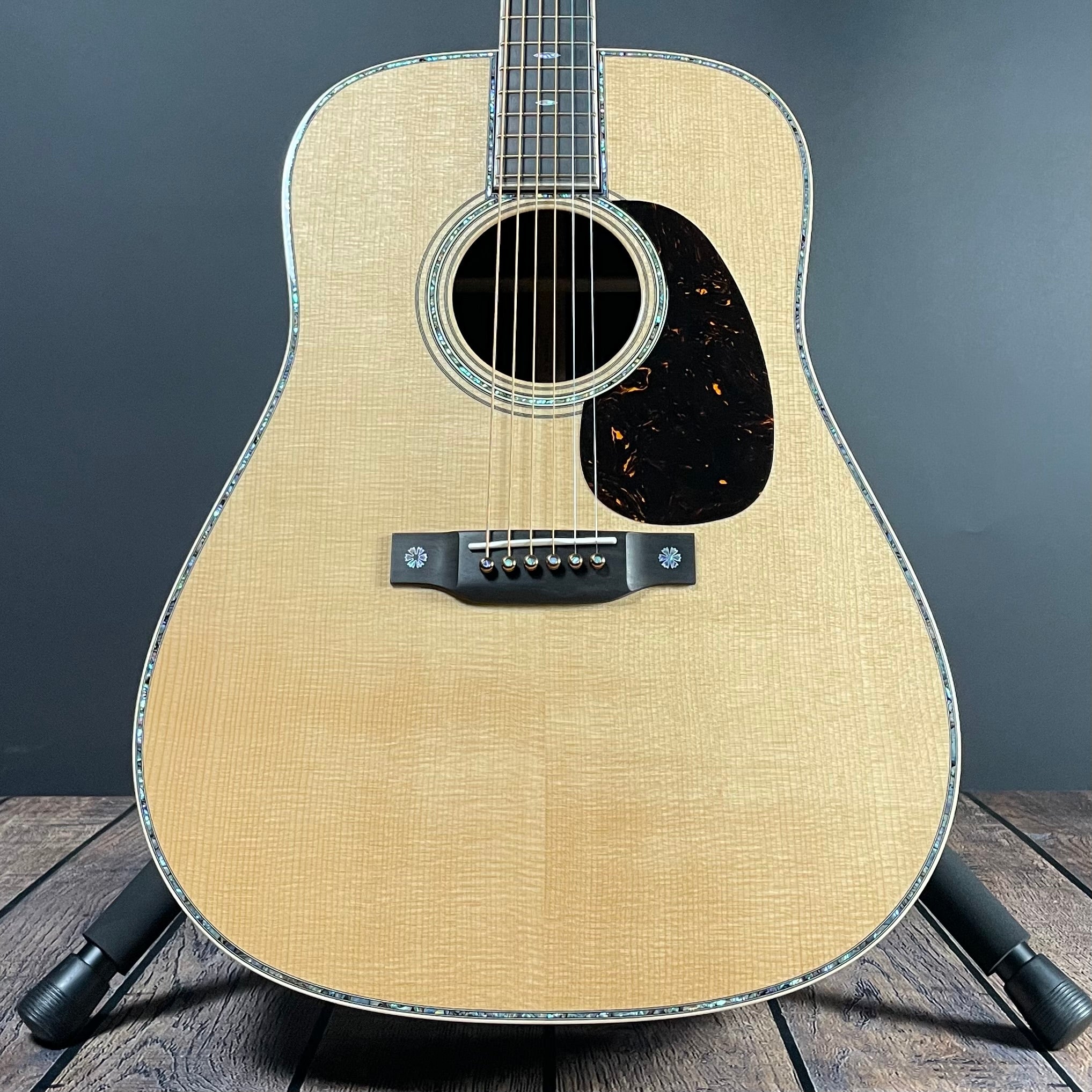 Martin D-42 Modern Deluxe w/Hardshell Case, Natural (2025) - Metronome Music Inc.
