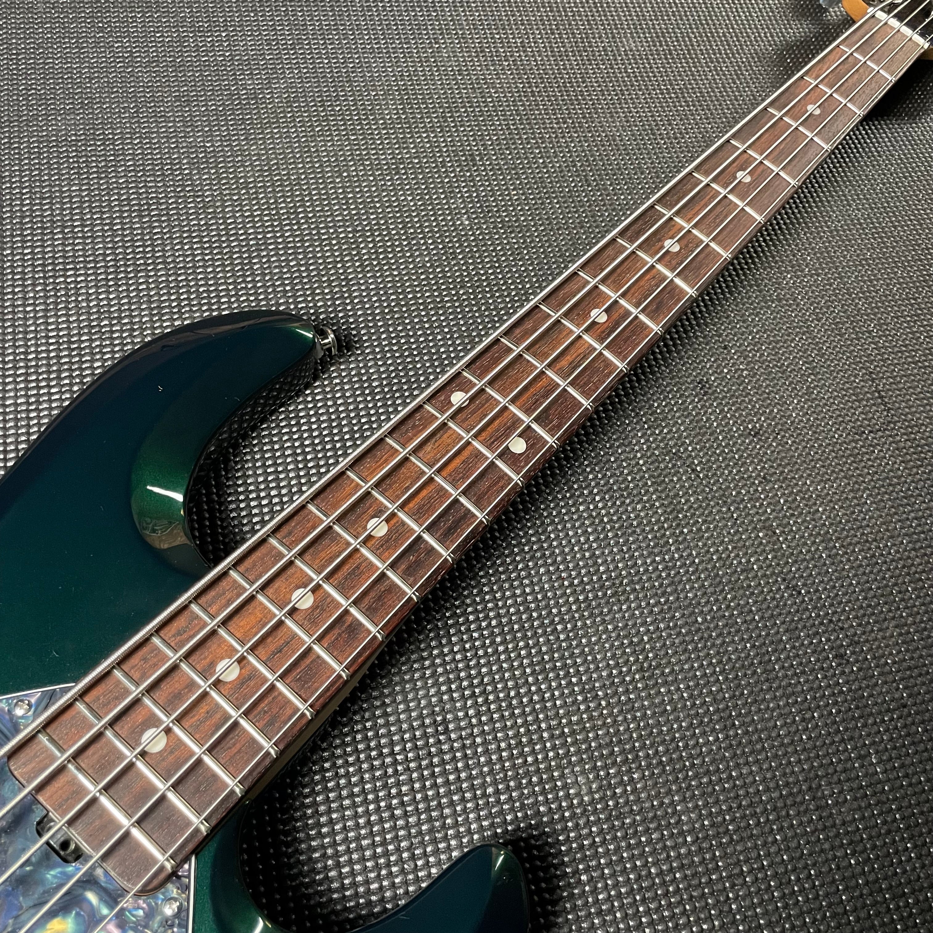 Ernie Ball Music Man StingRay 5 H Limited Edition - Envy Green (2004) - Metronome Music Inc.