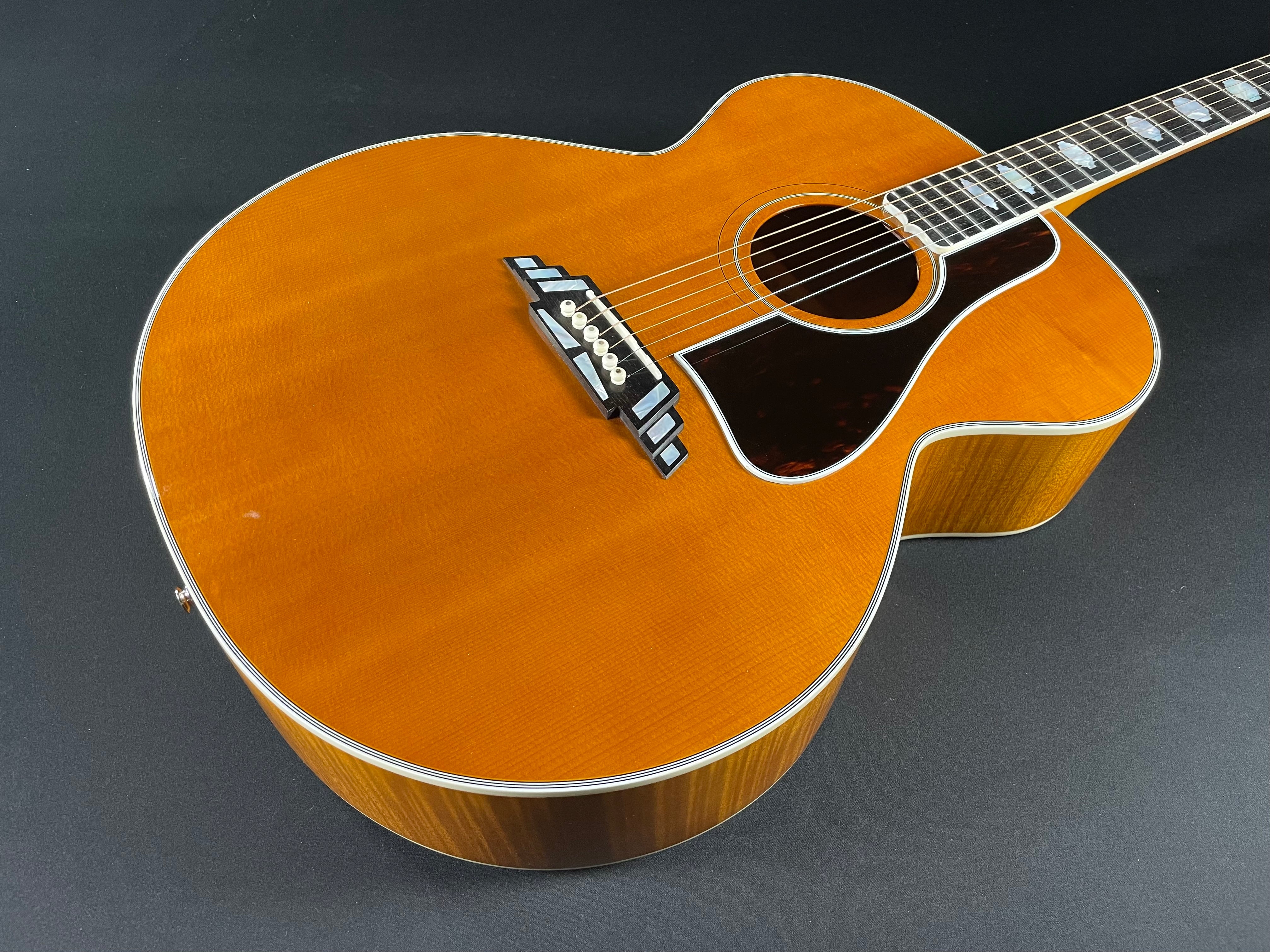 Blueridge BG-2500 Historic Series Super Jumbo Acoustic Guitar (2016) - Metronome Music Inc.