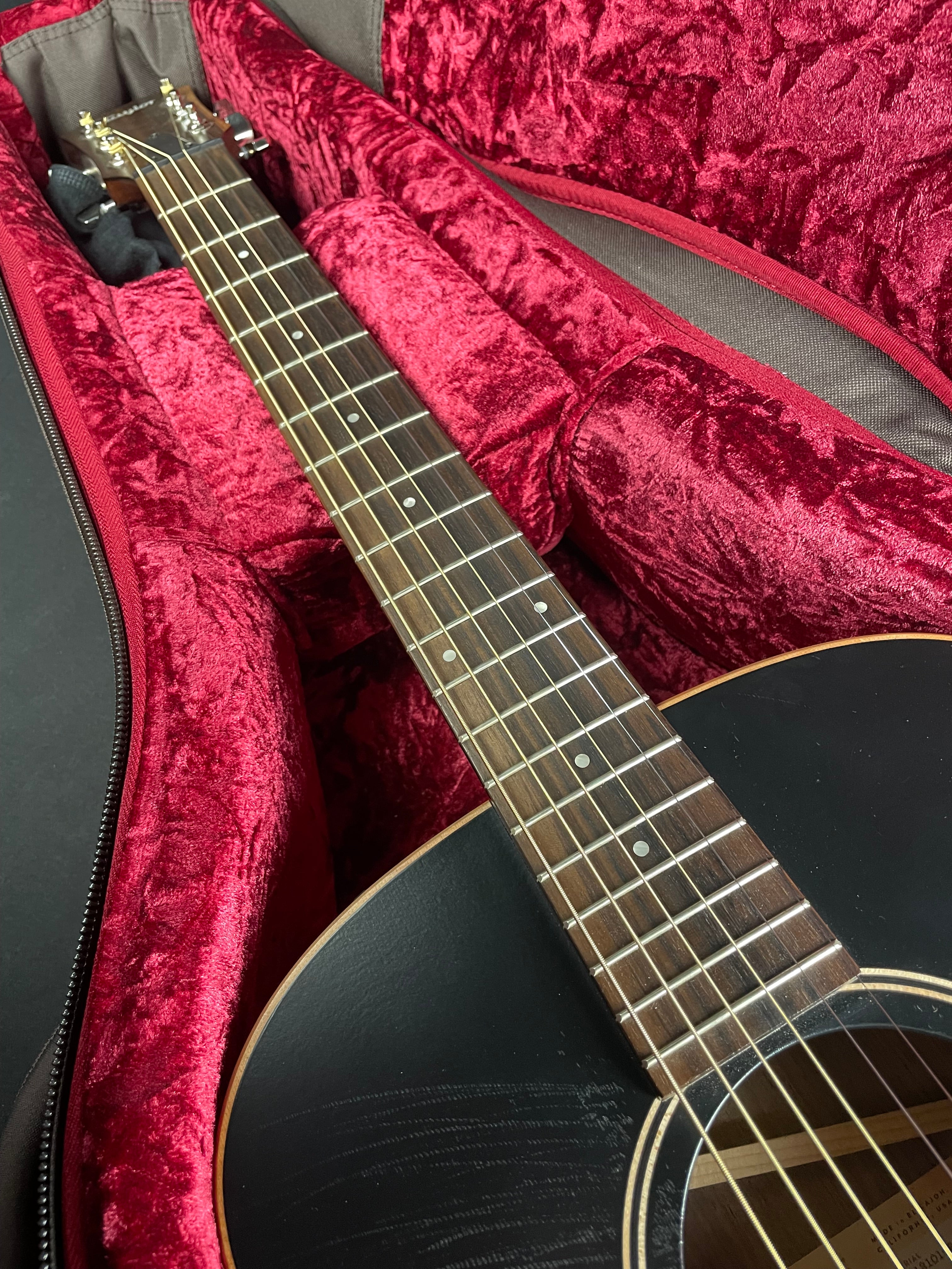 Taylor GTe Blacktop Grand Theater - (Used)