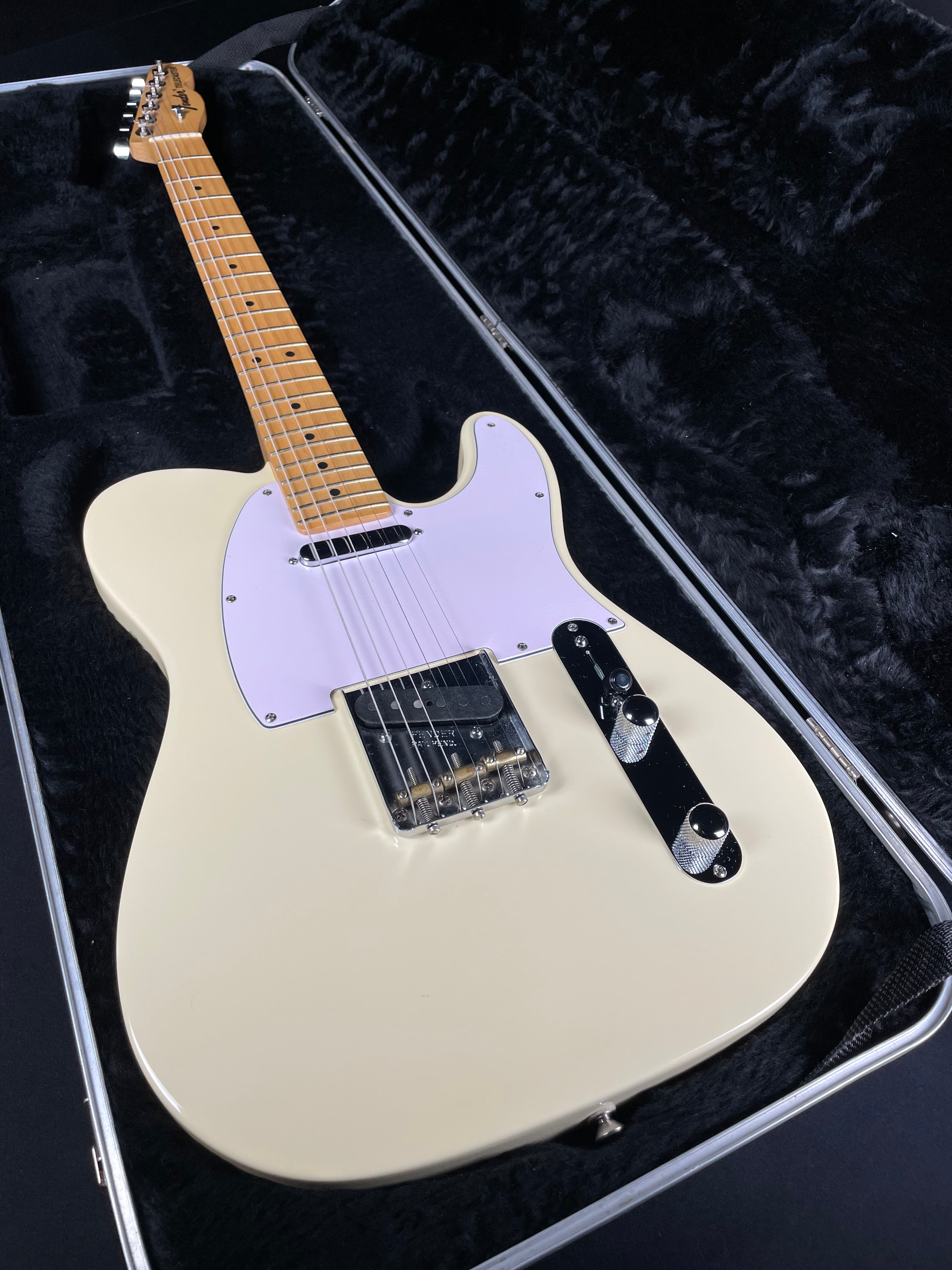 Fender American Special Telecaster - Olympic White (2010) - Metronome Music Inc.