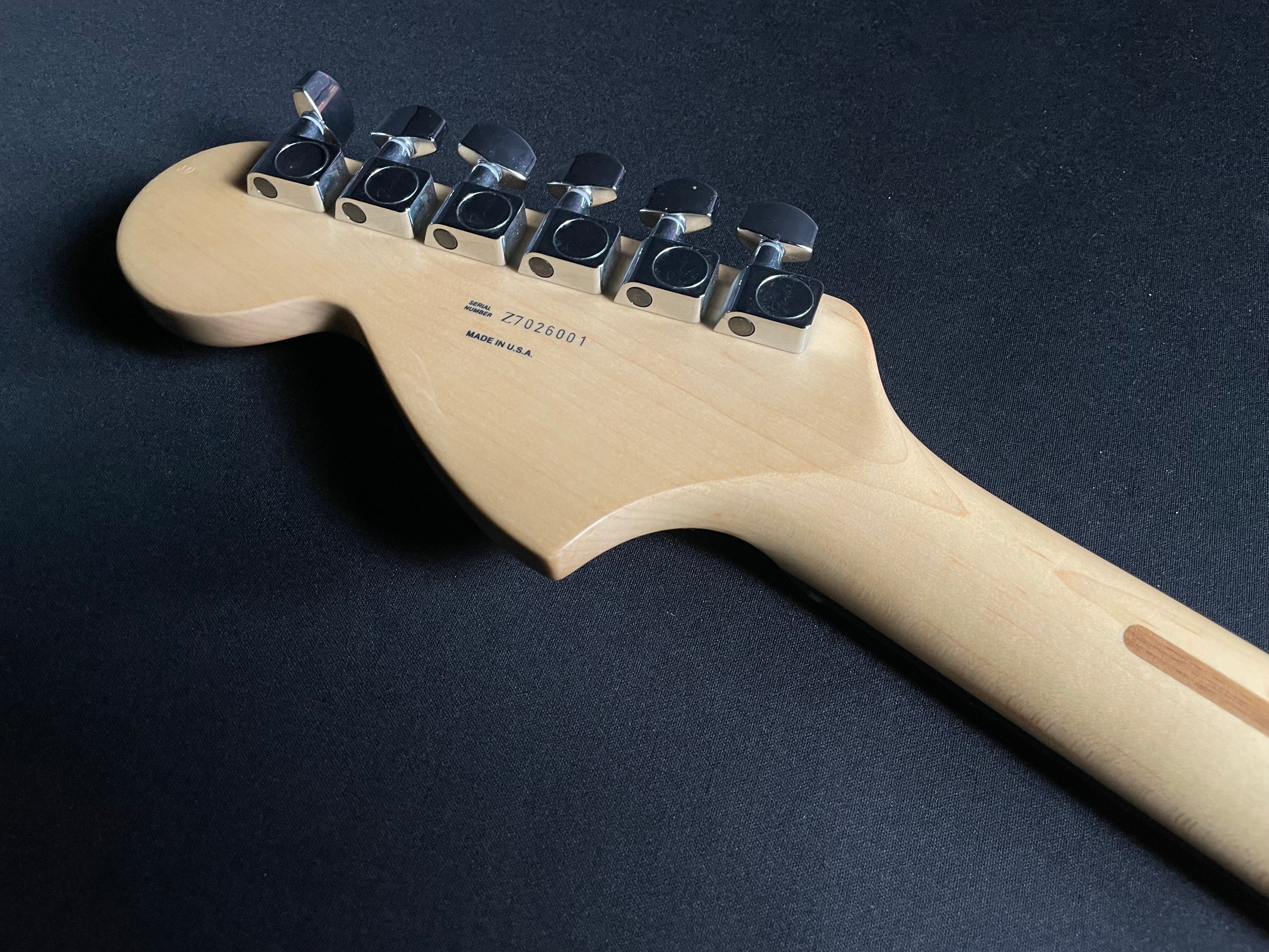 Fender Highway One Stratocaster Rosewood - 3-Color Sunburst (2007) Z7026001 - Metronome Music Inc.