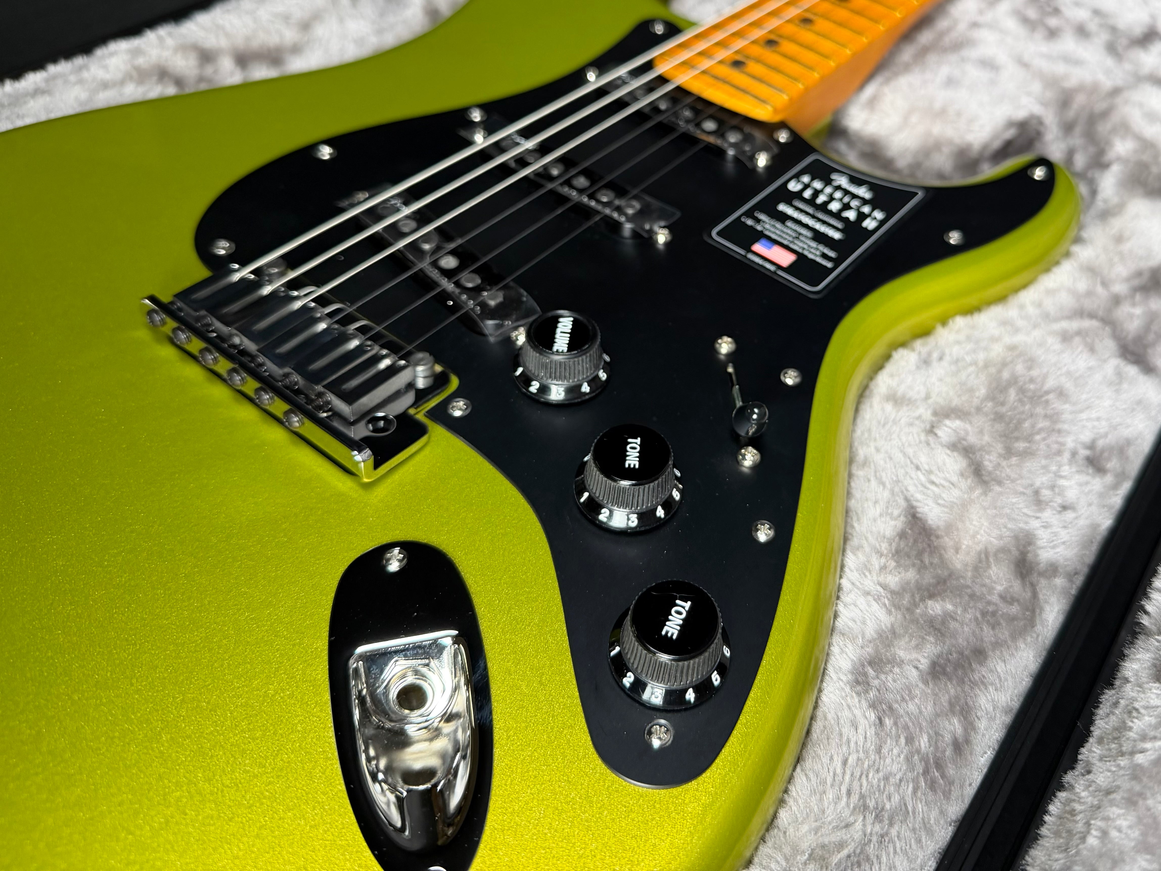 Fender American Ultra II Stratocaster, Maple- Solar Flare (2026)