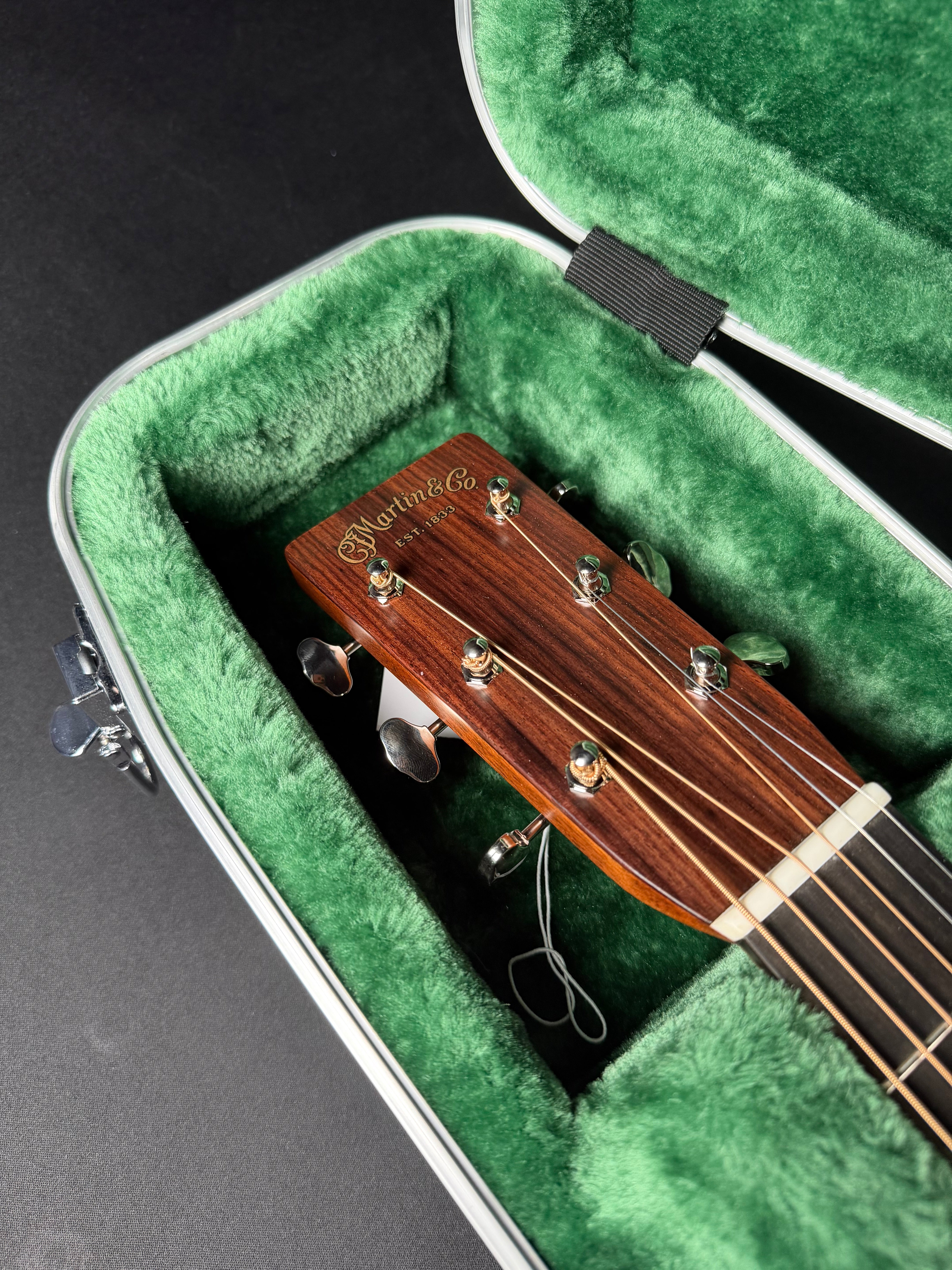 Martin D-28 Standard w/Hardshell Case - Satin Natural - Metronome Music Inc.