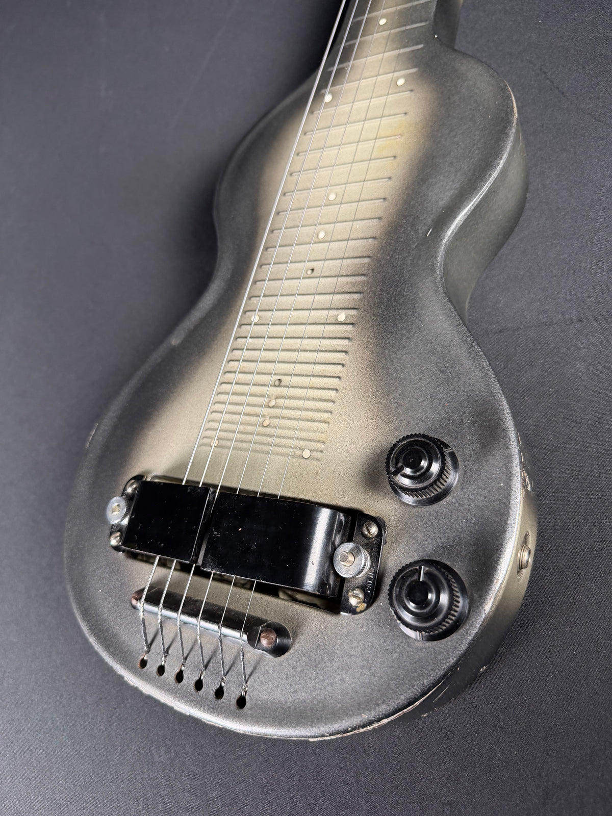 Rickenbacher Electro Lap Steel Model NS-6 (1940s)