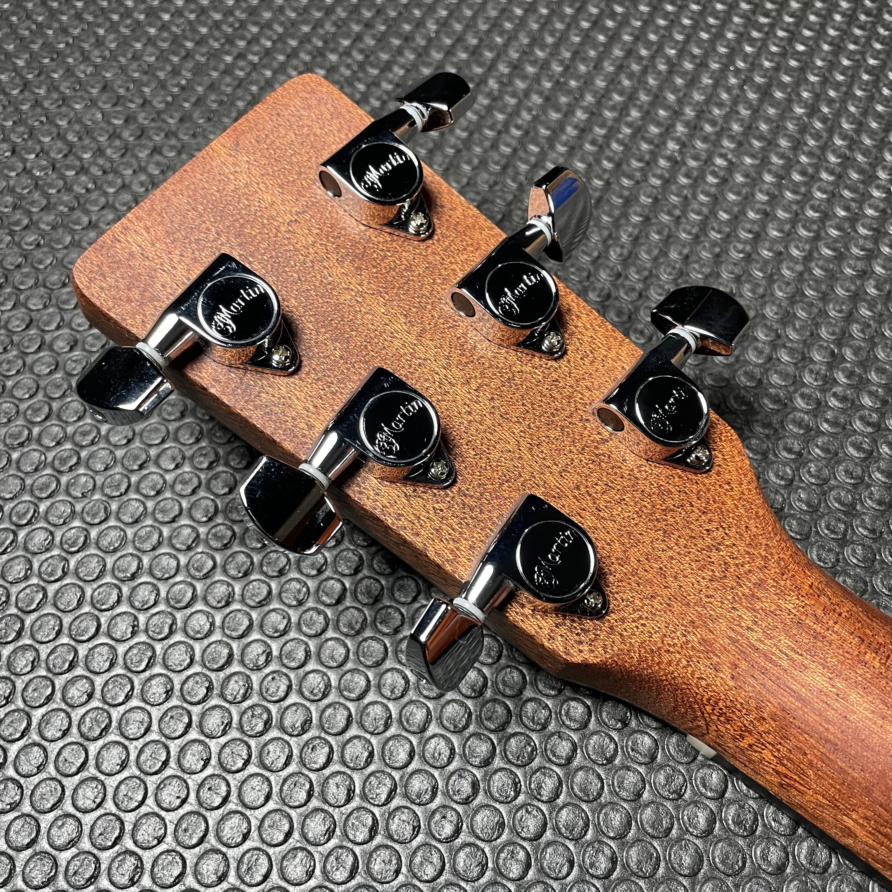 Martin DJr-10 Dreadnought Junior w/Bag - Natural - Metronome Music Inc.