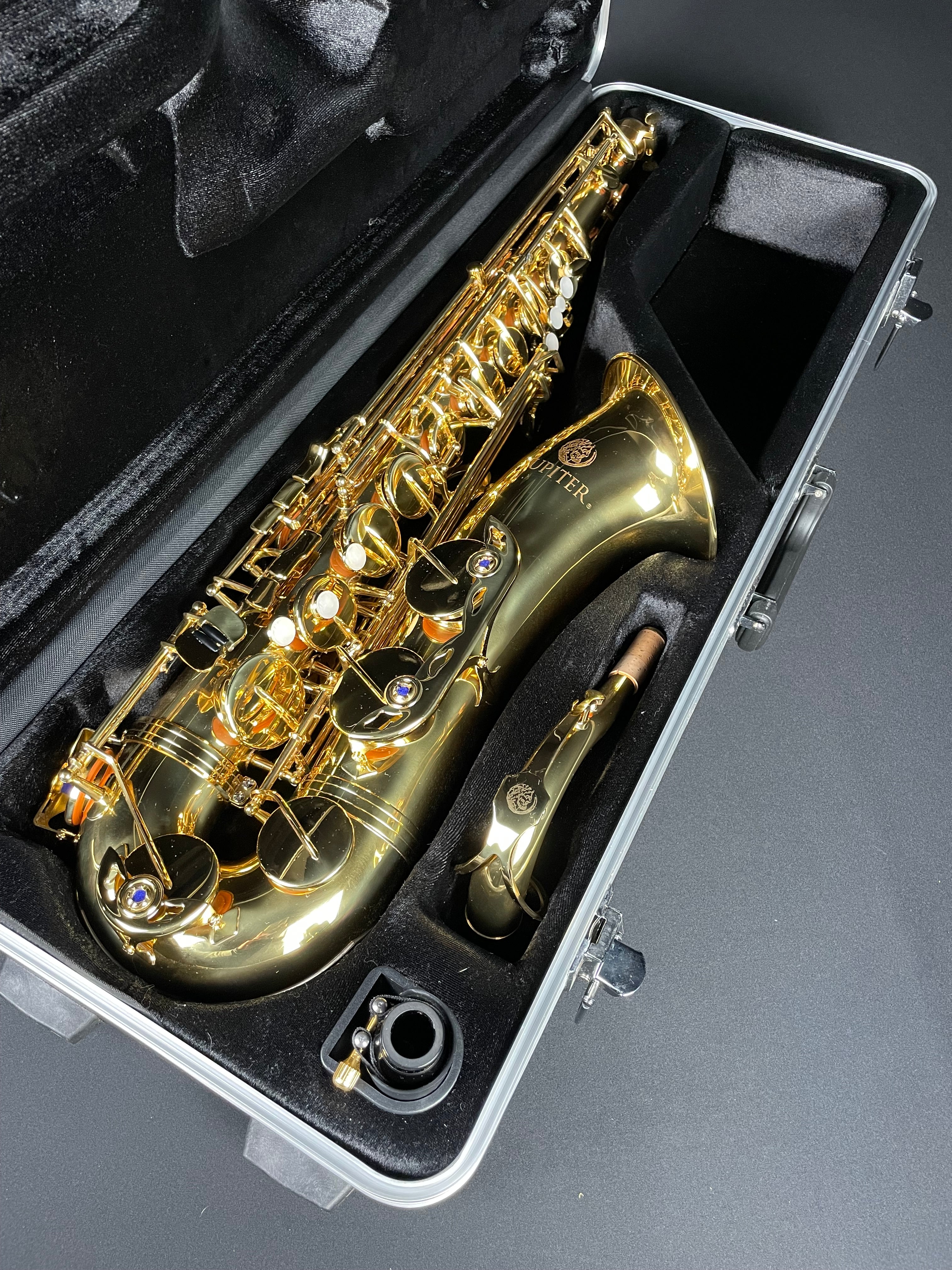 Jupiter 700 Series JTS700 Tenor Saxophone w/Case - Metronome Music Inc.