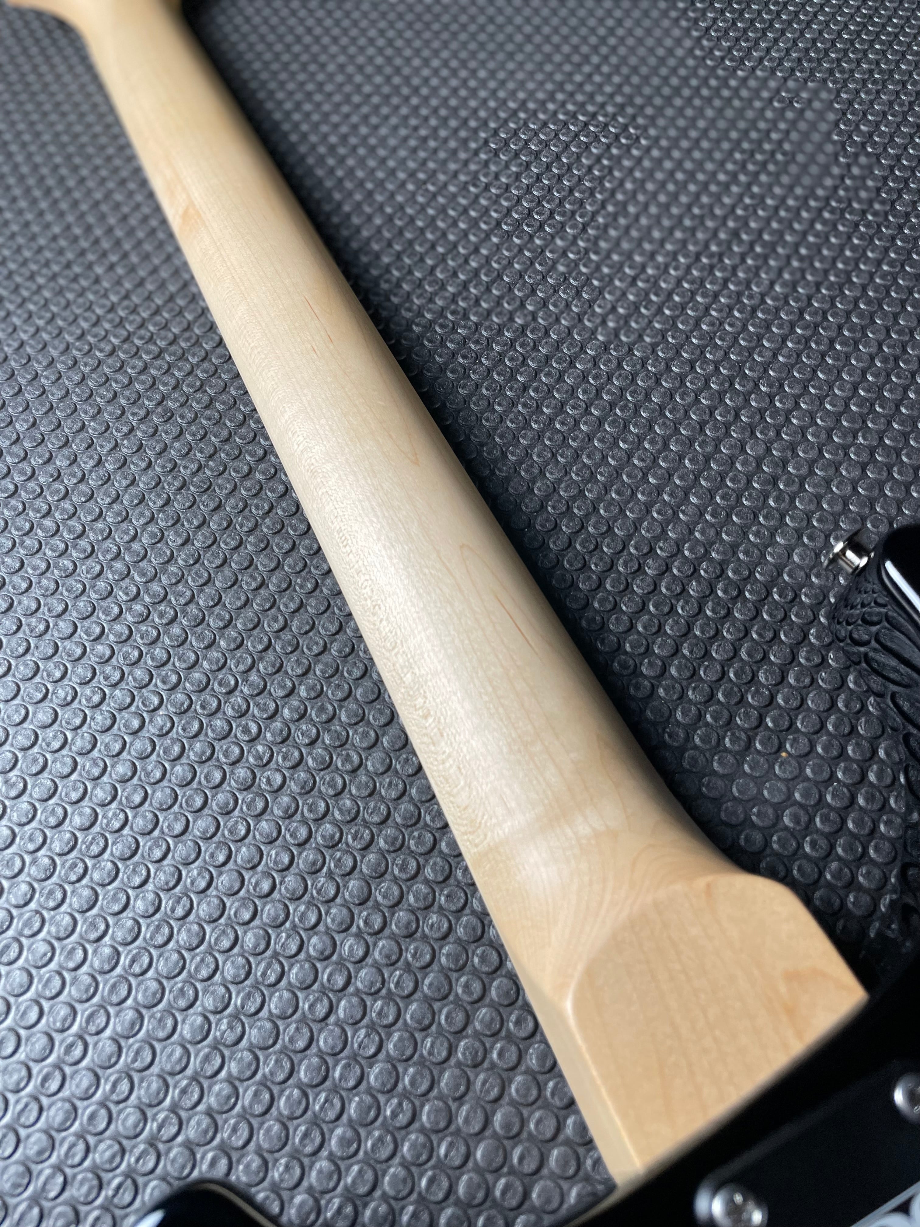 PRS Swamp Ash Special - White Doghair Smokeburst - Metronome Music Inc.