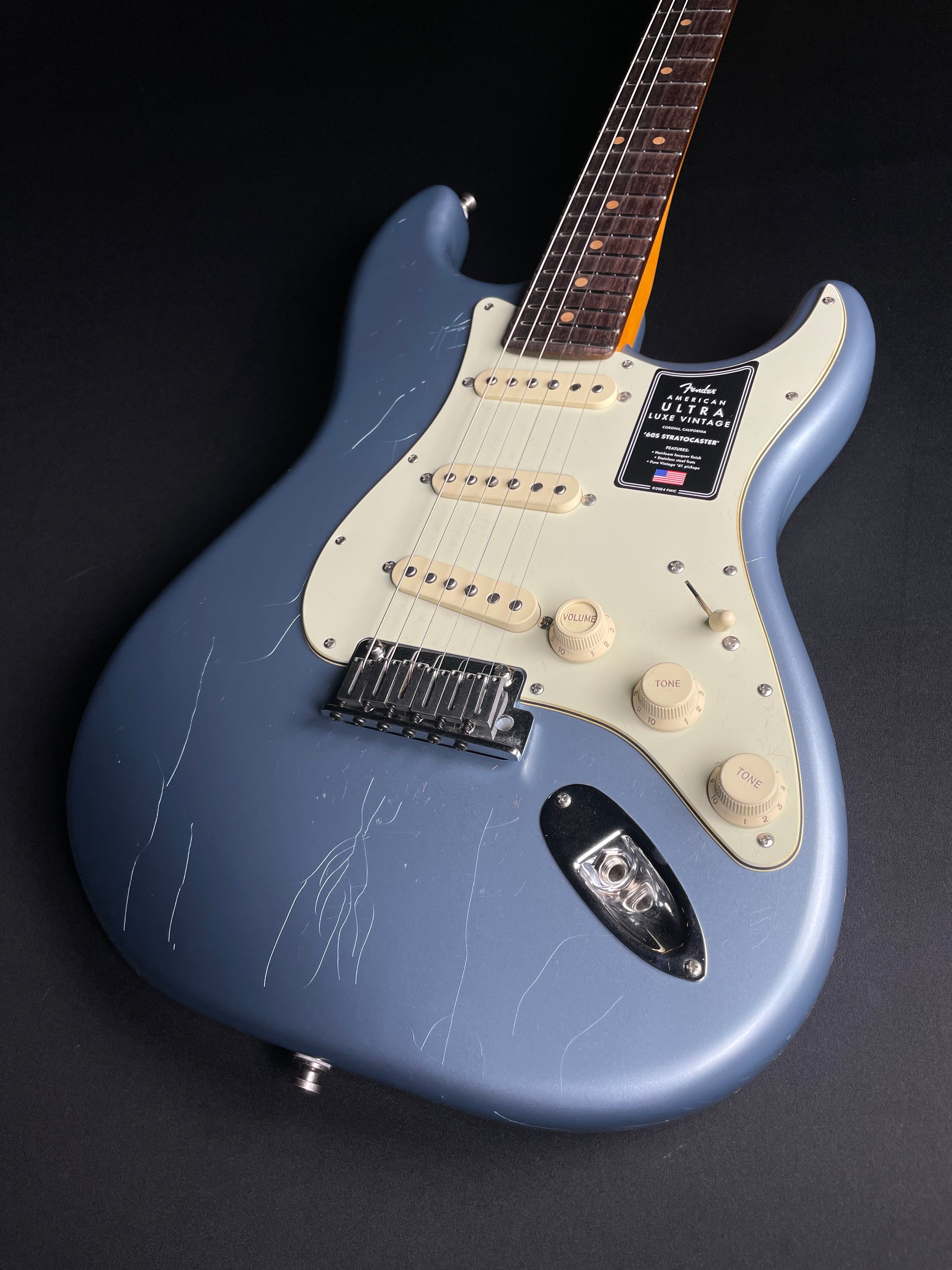 Fender American Ultra Luxe Vintage '60s Stratocaster - Ice Blue Metallic - Metronome Music Inc.