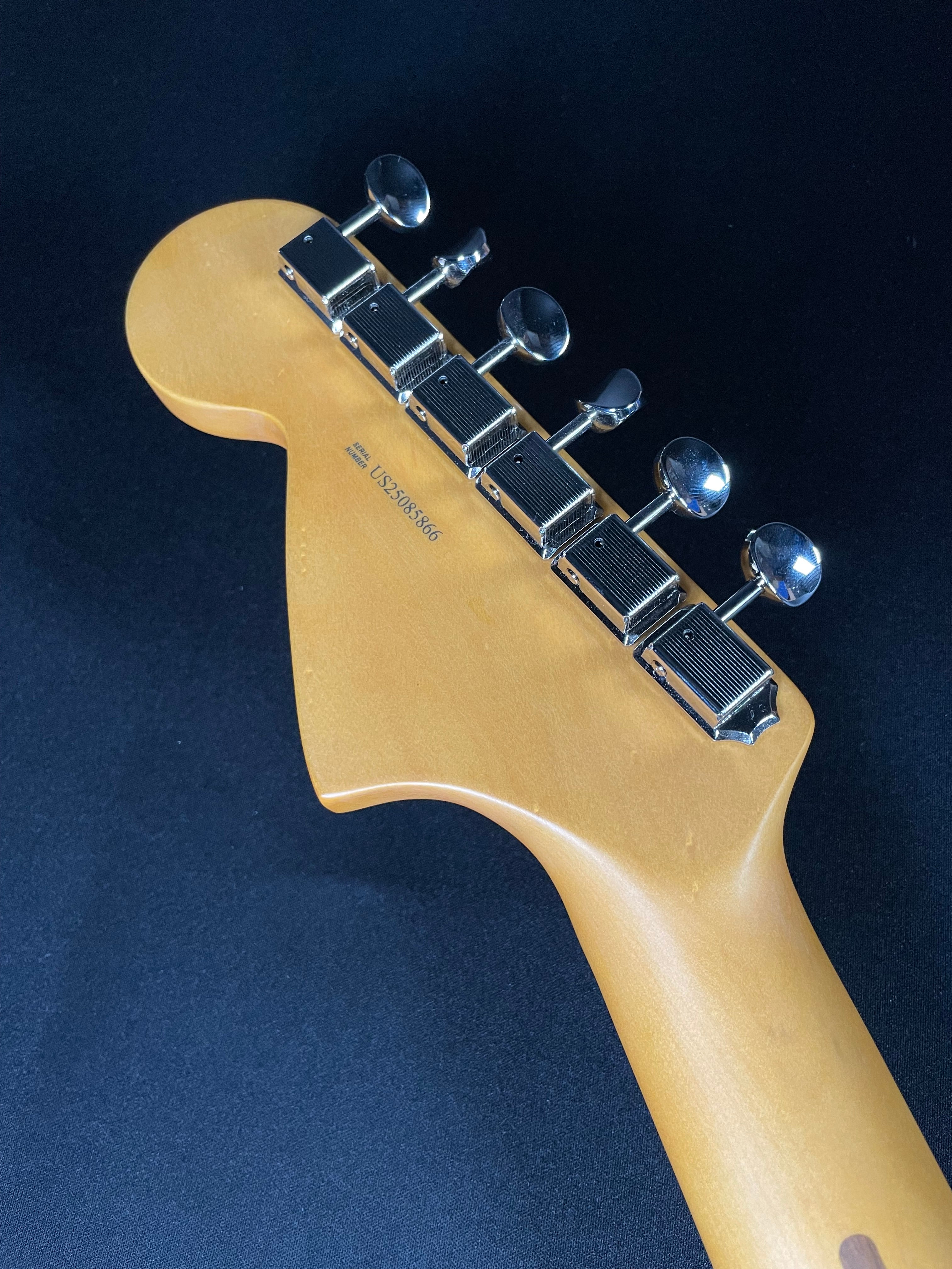 Fender American Professional Classic Jaguar - Faded Lake Placid Blue - Metronome Music Inc.