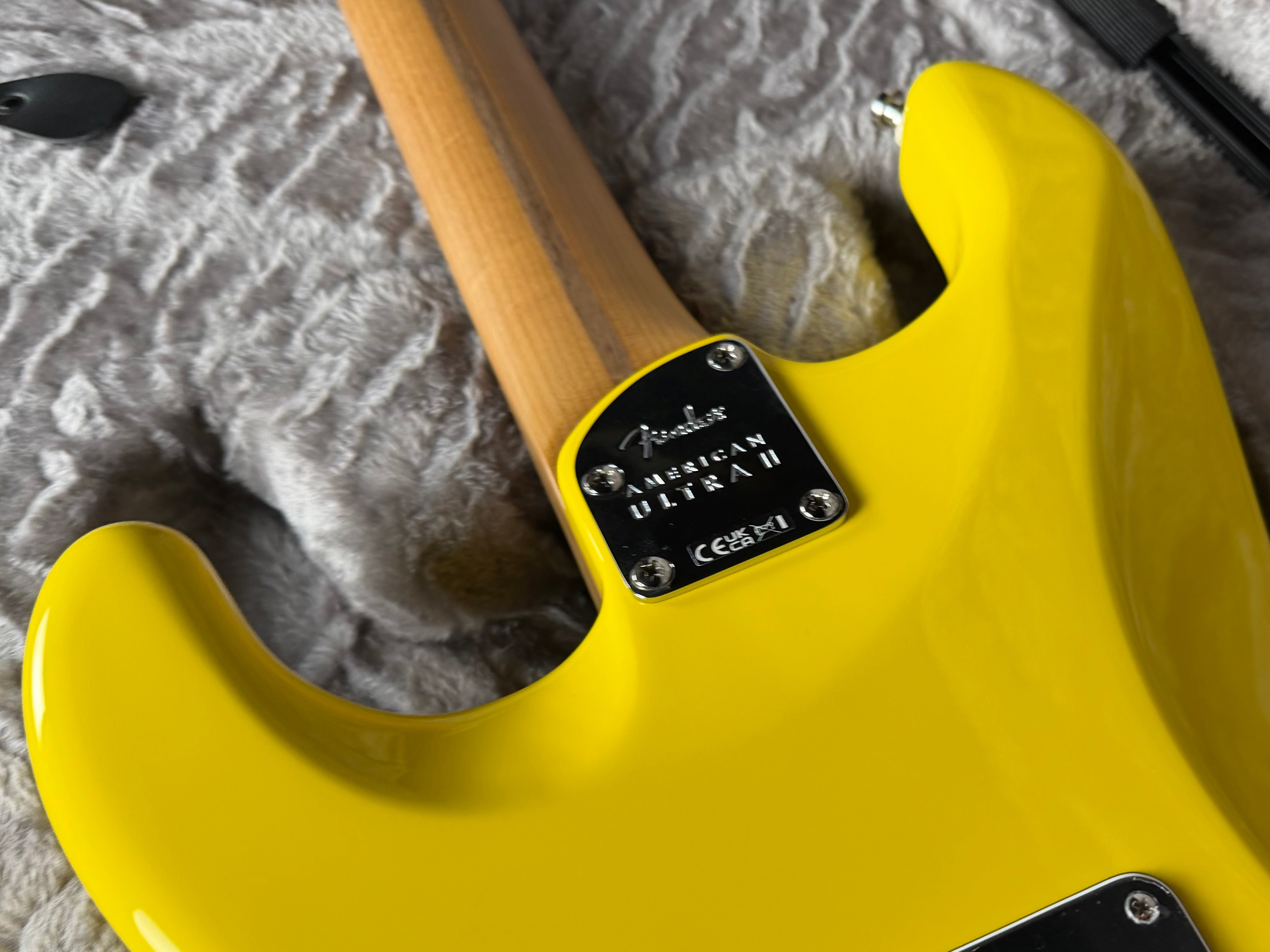 Fender Limited Edition American Ultra II Stratocaster HSS - Graffiti Yellow