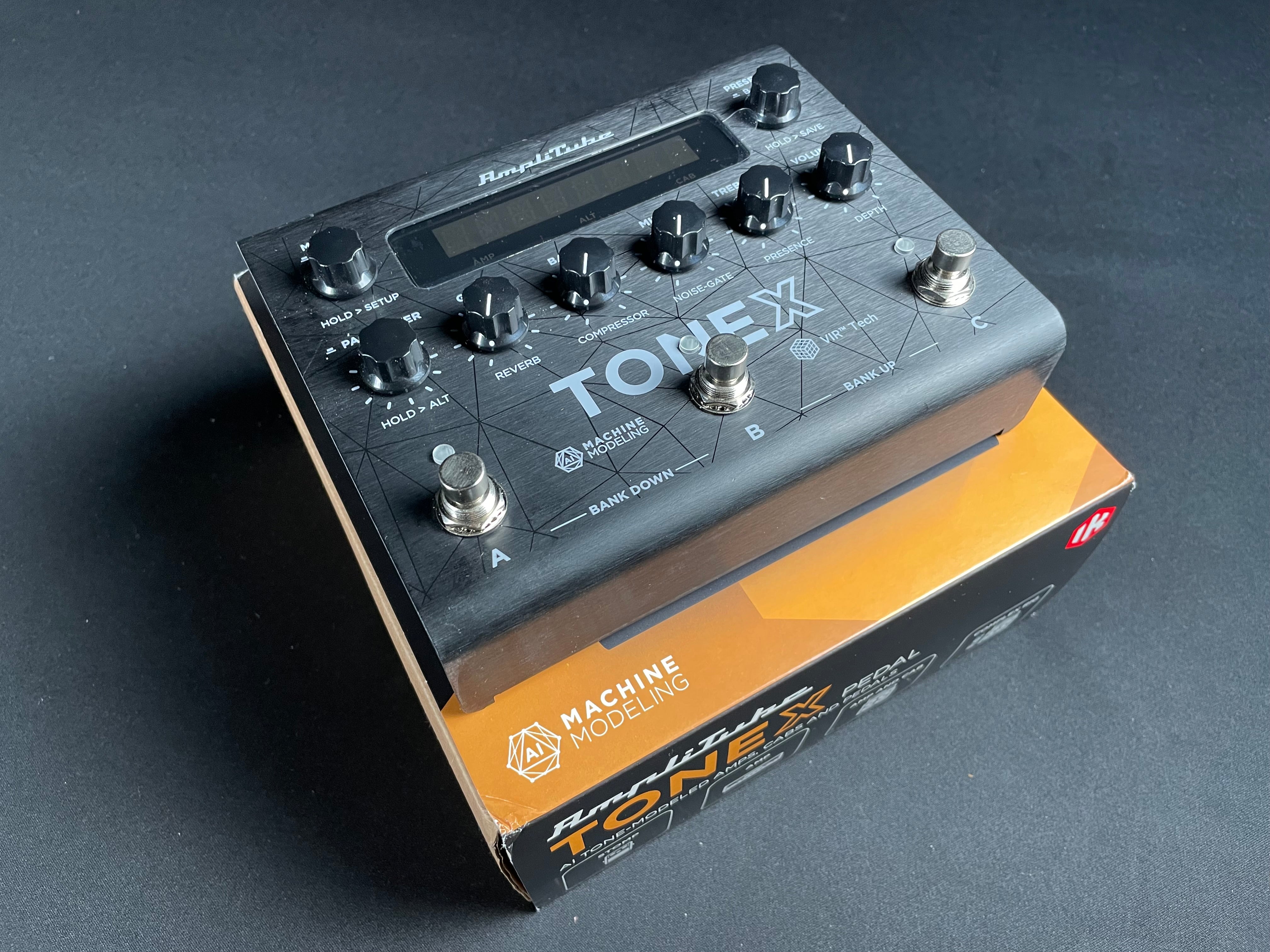 IK Multimedia TONEX Multi-Effects Pedal - Metronome Music Inc.