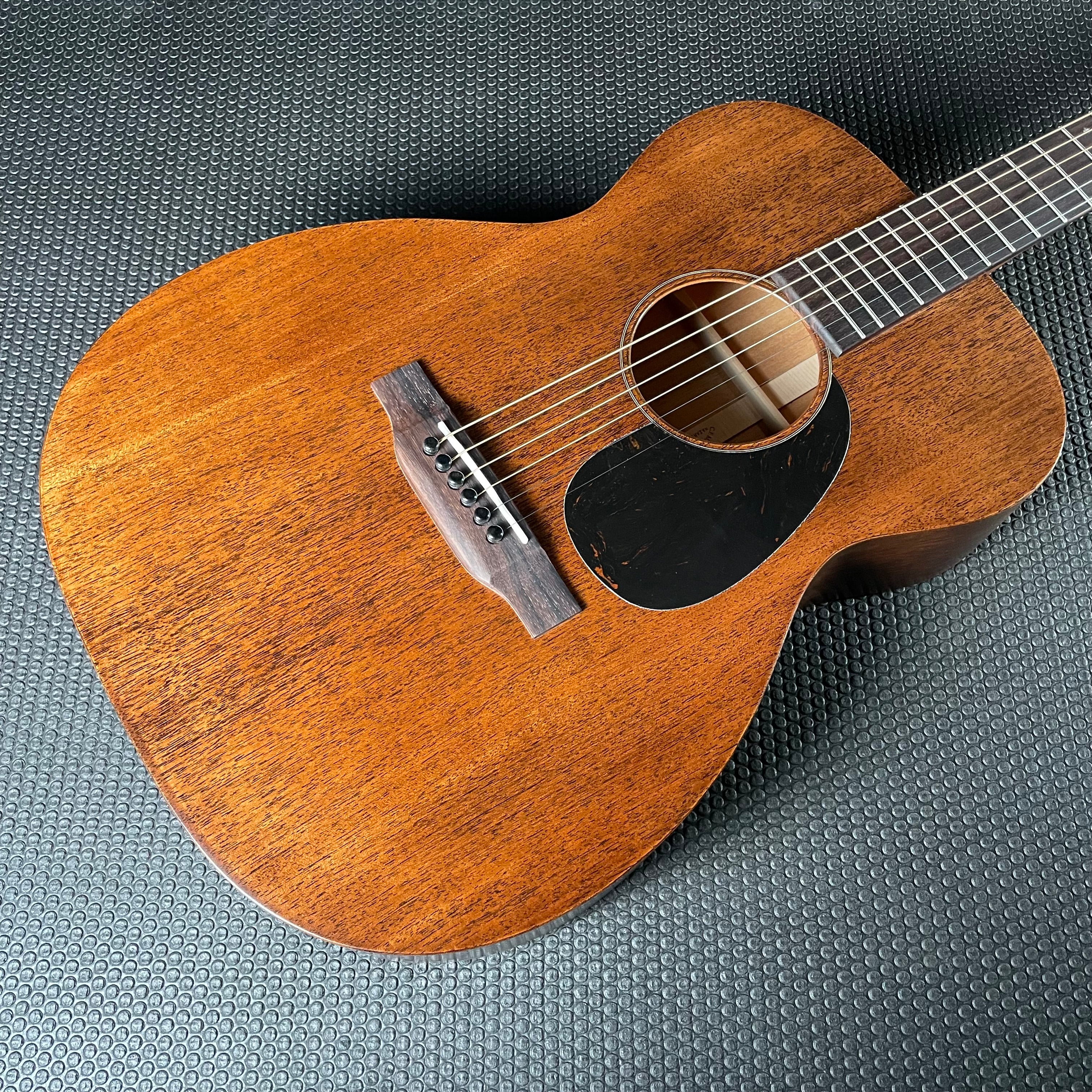 Martin 15 Series 00-15M w/Softshell Case, Mahogany - Satin - Metronome Music Inc.