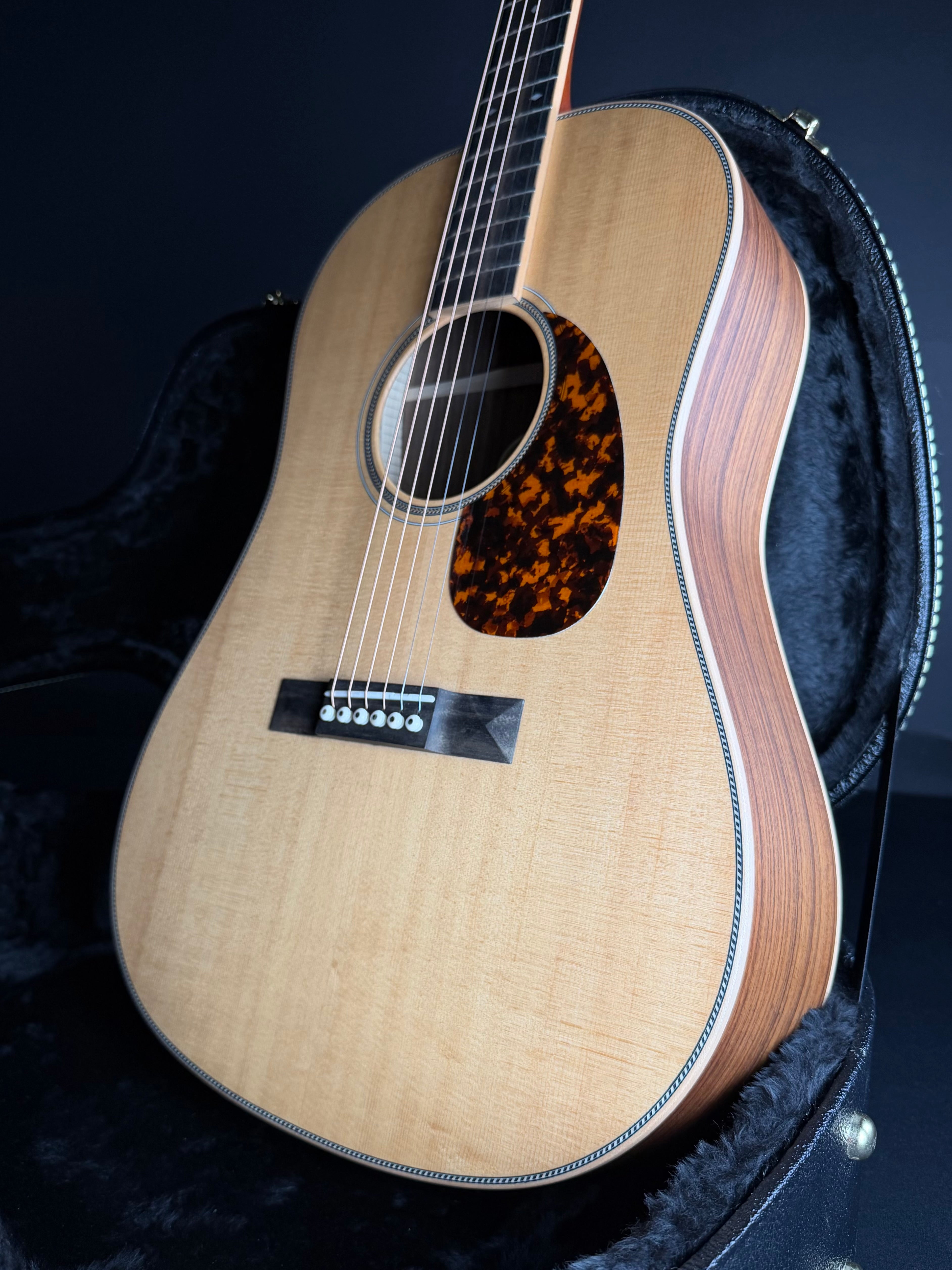 Larrivee SD-40R Legacy Series Acoustic w/OHSC - Metronome Music Inc.