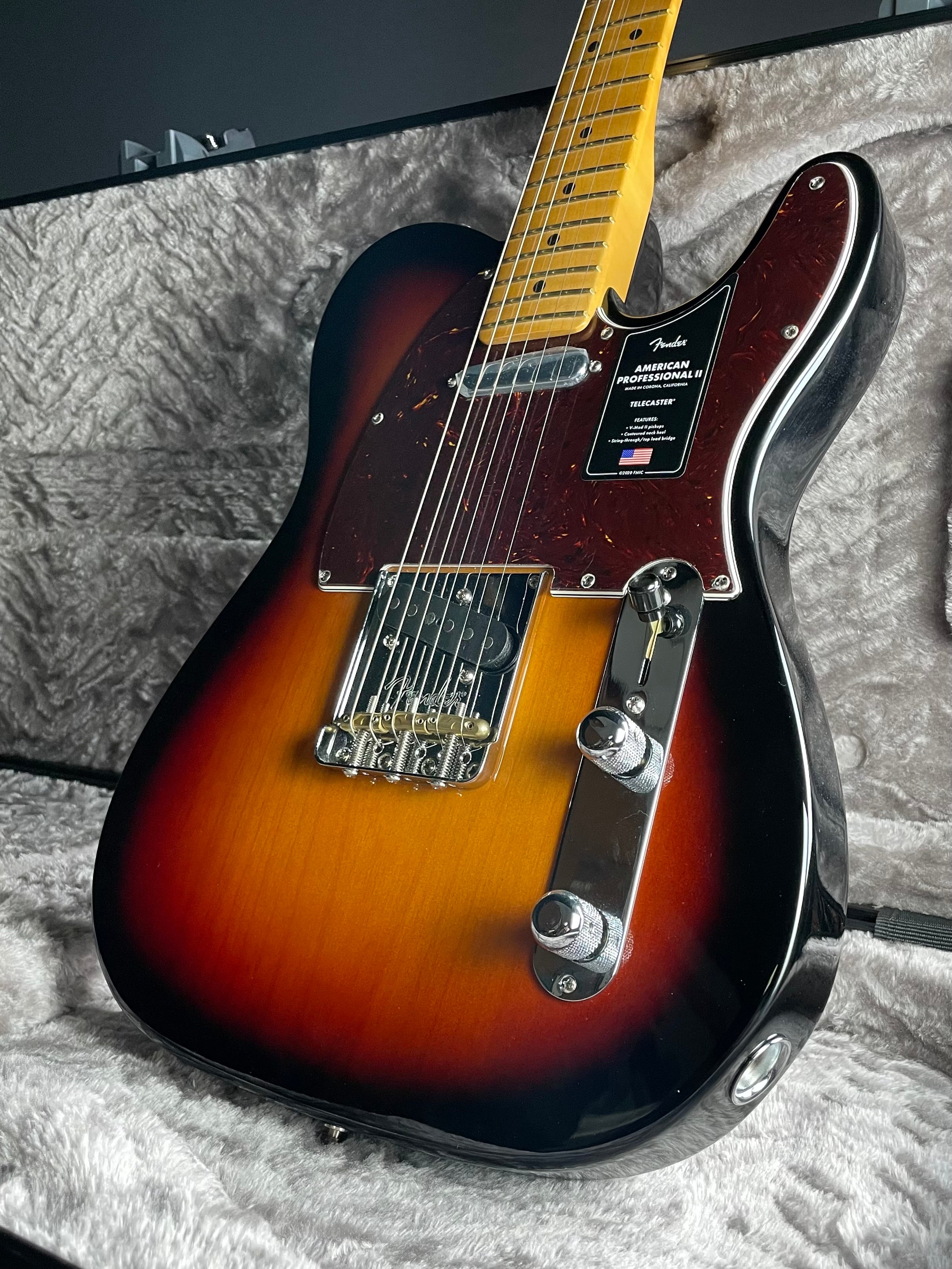 Fender American Professional II Telecaster w/OHSC - 3-Color Sunburst (2023) - Metronome Music Inc.