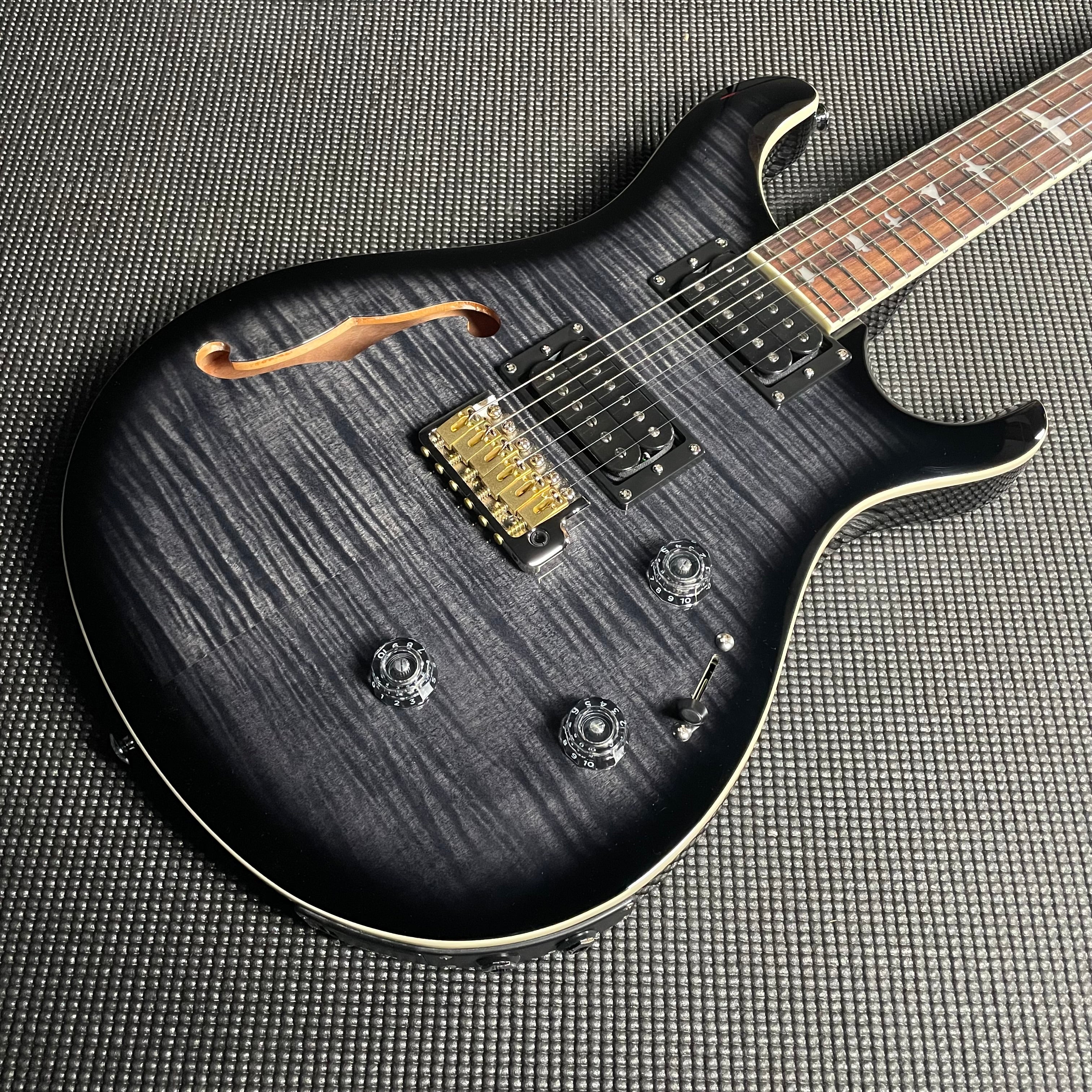 PRS SE Custom 24 Semi-Hollow Piezo w/HSC - Charcoal Burst - Metronome Music Inc.