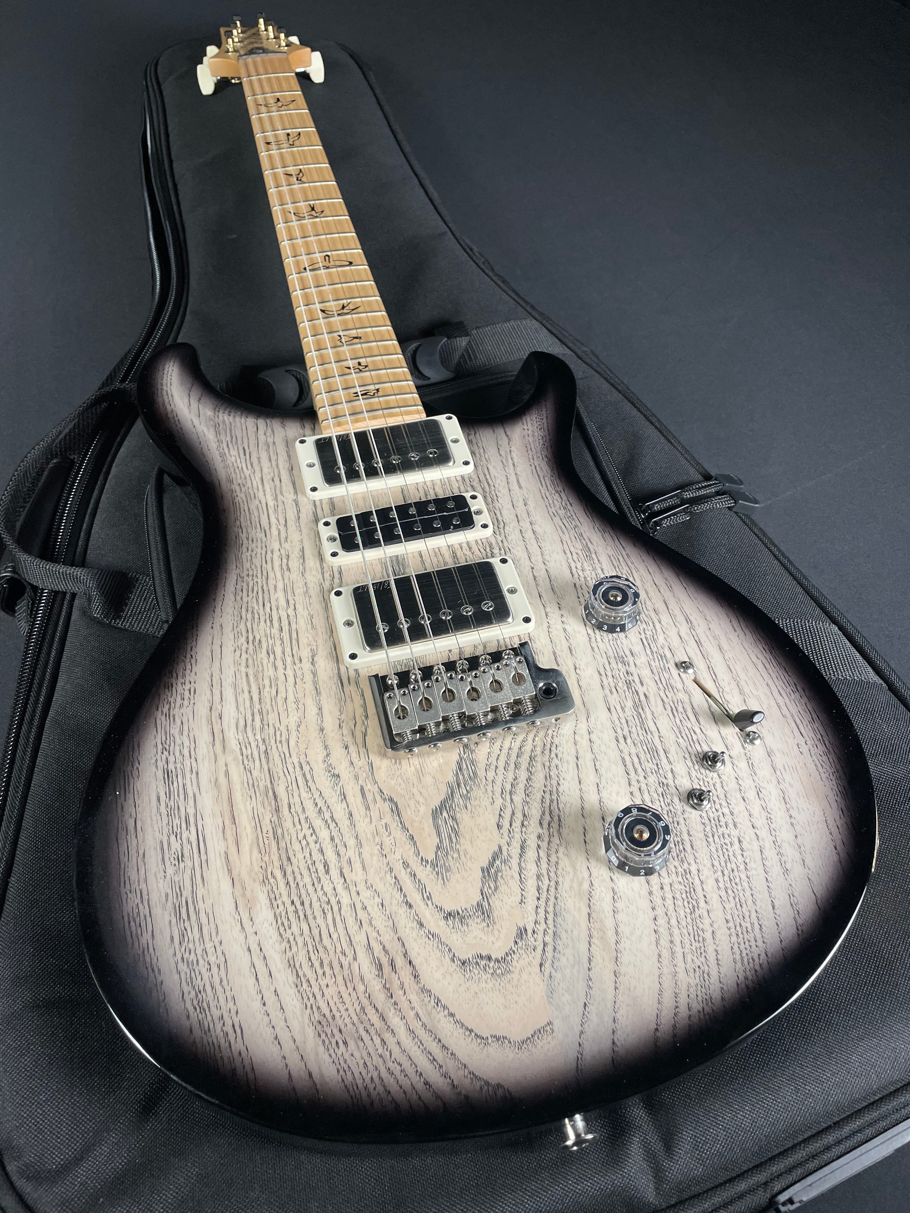 PRS Swamp Ash Special w/Gig Bag - White Doghair Smokeburst - Metronome Music Inc.
