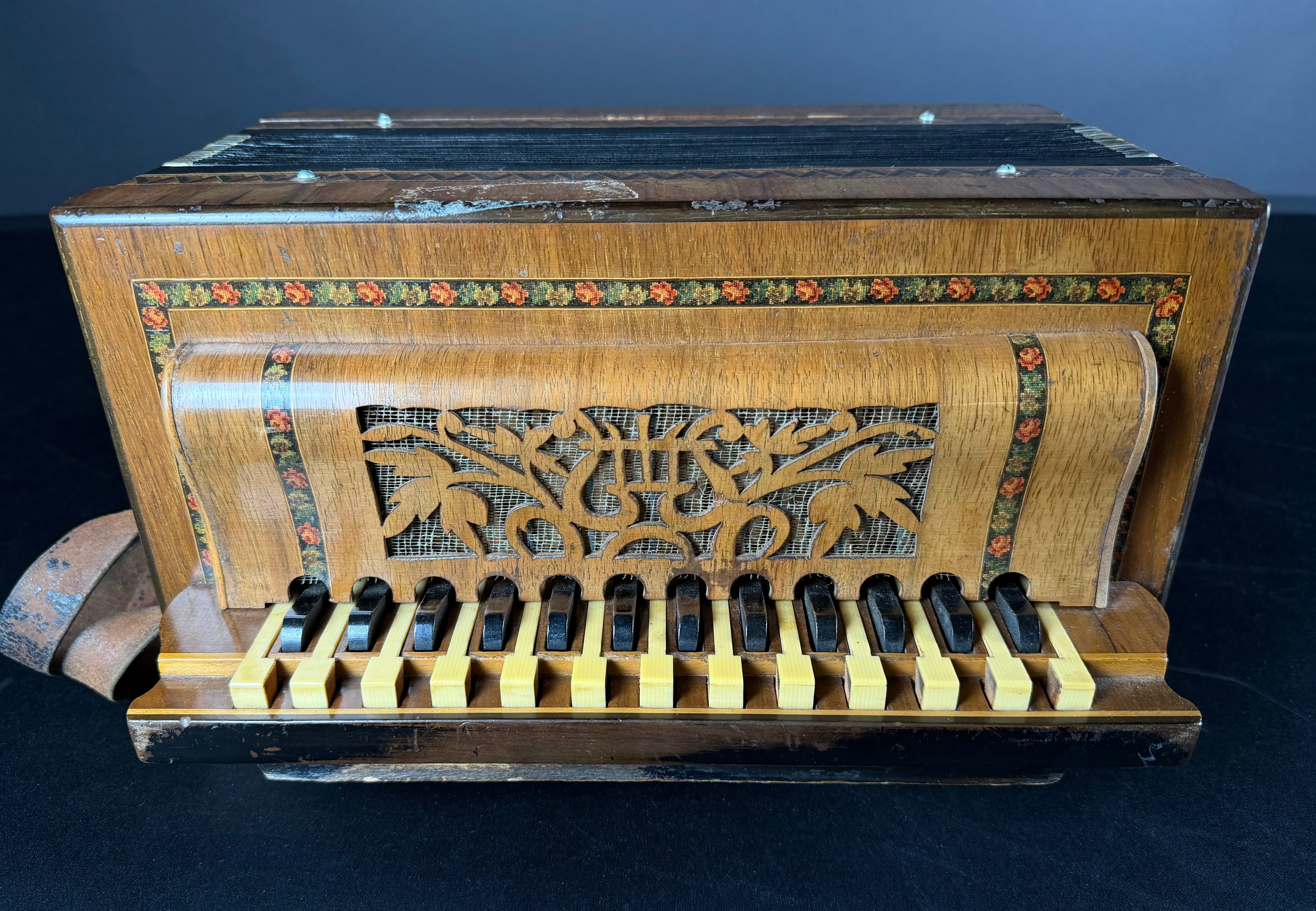 Hohner Button Box Accordion Germany, Unknown Model (1920s) - Metronome Music Inc.