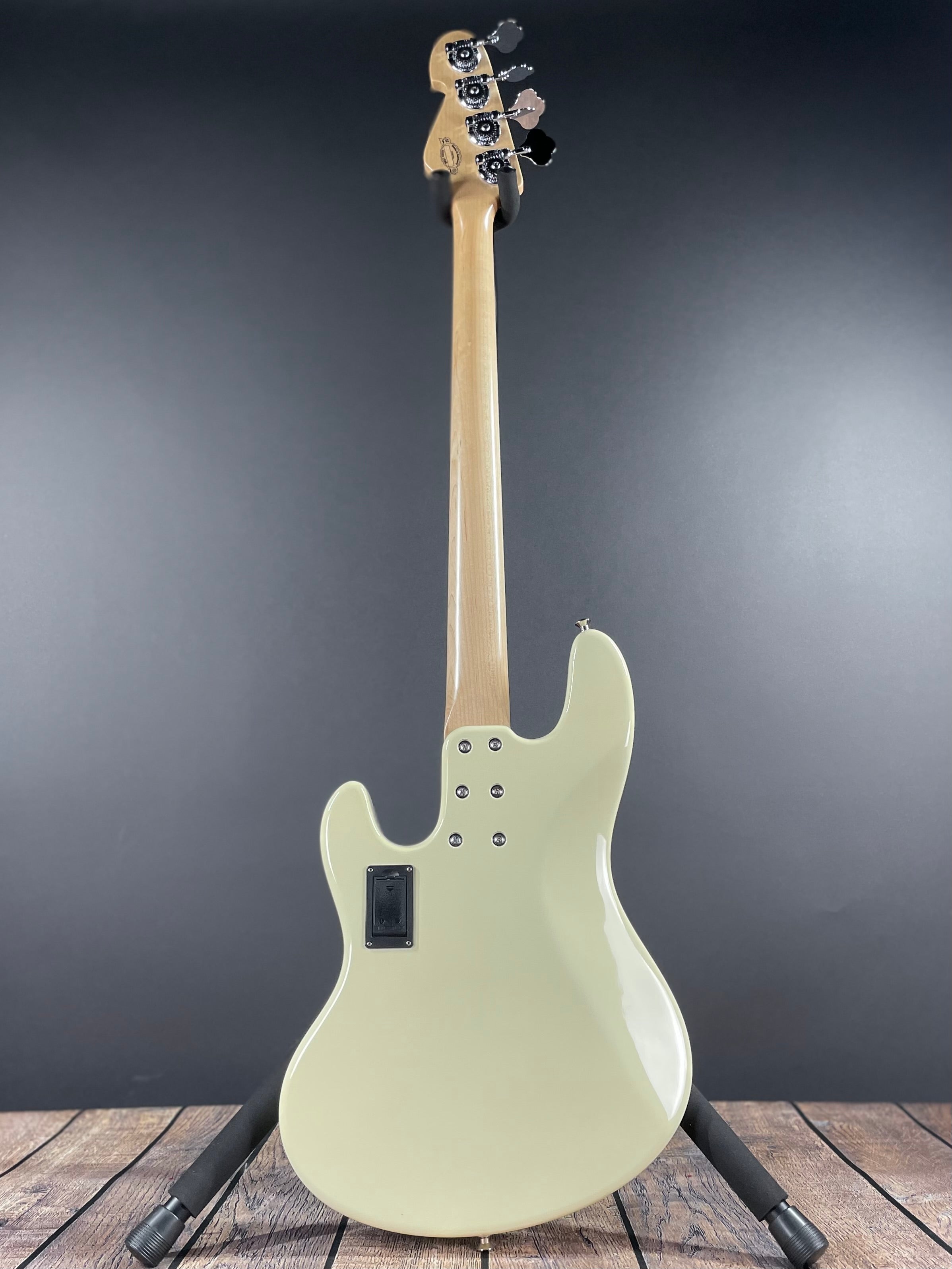 Sandberg California TM4 w/Gig Bag - Creme  (2018) - Metronome Music Inc.
