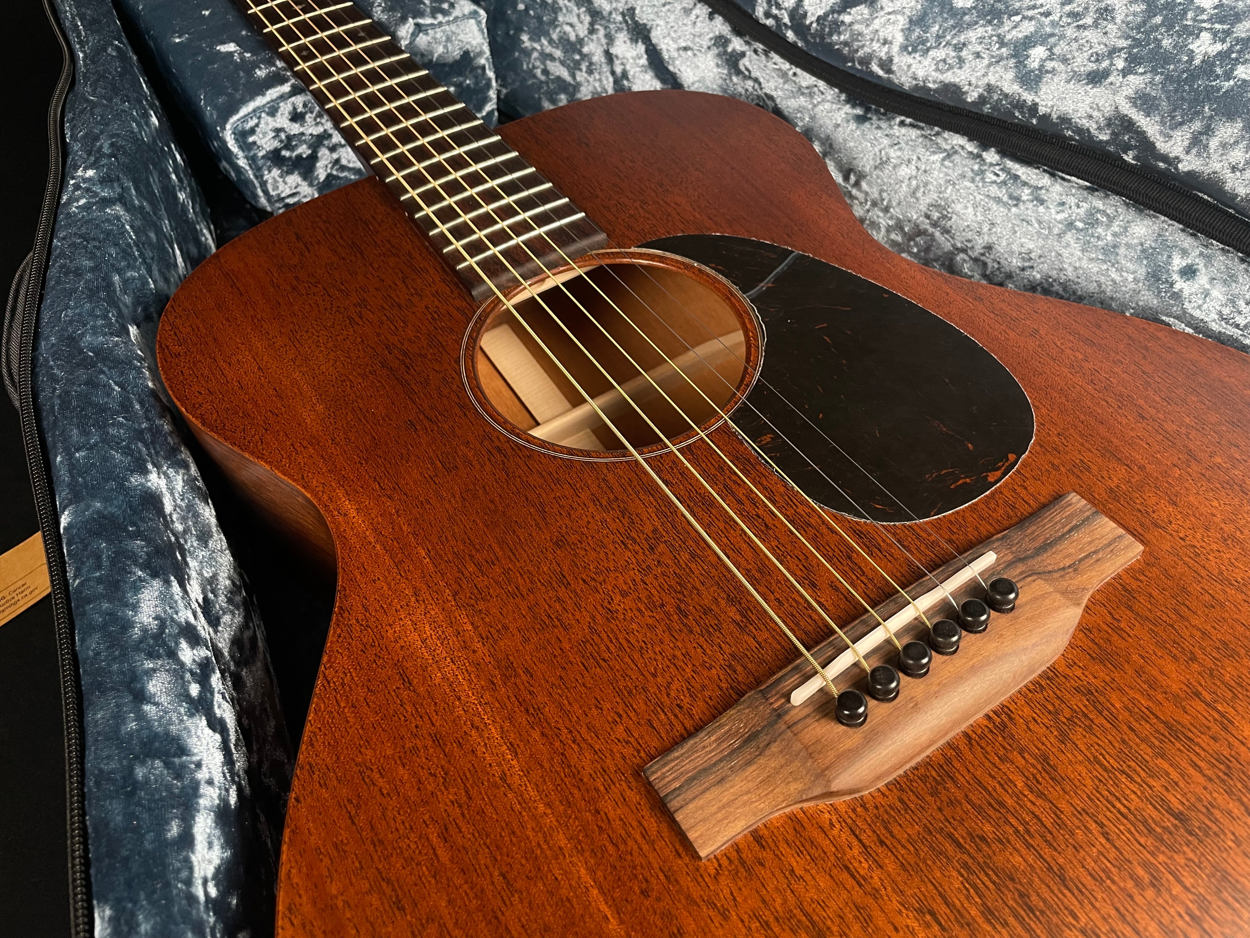 Martin 00-15M w/Softshell Case, Mahogany - Satin - Metronome Music Inc.