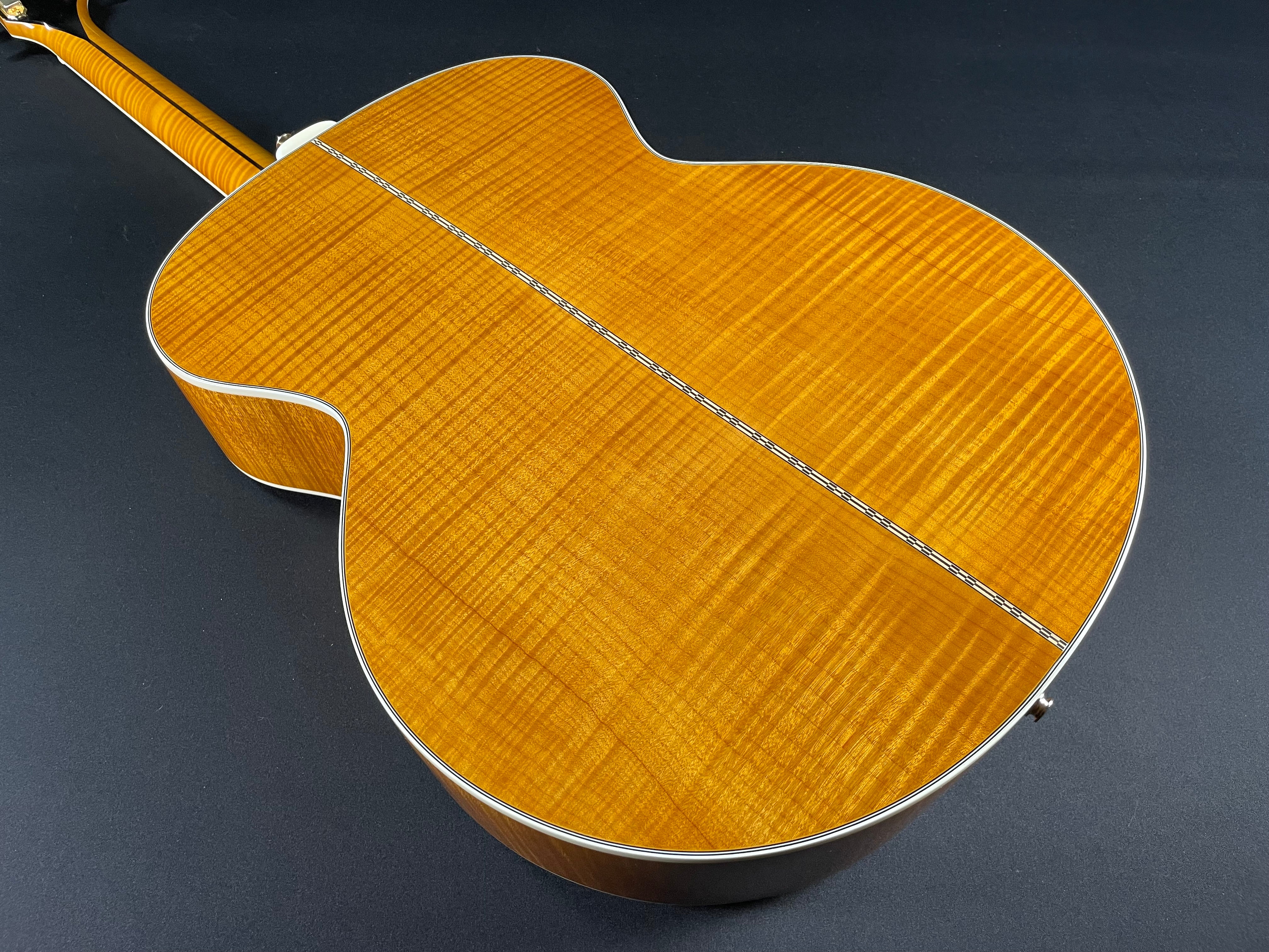 Blueridge BG-2500 Historic Series Super Jumbo Acoustic Guitar (2016) - Metronome Music Inc.