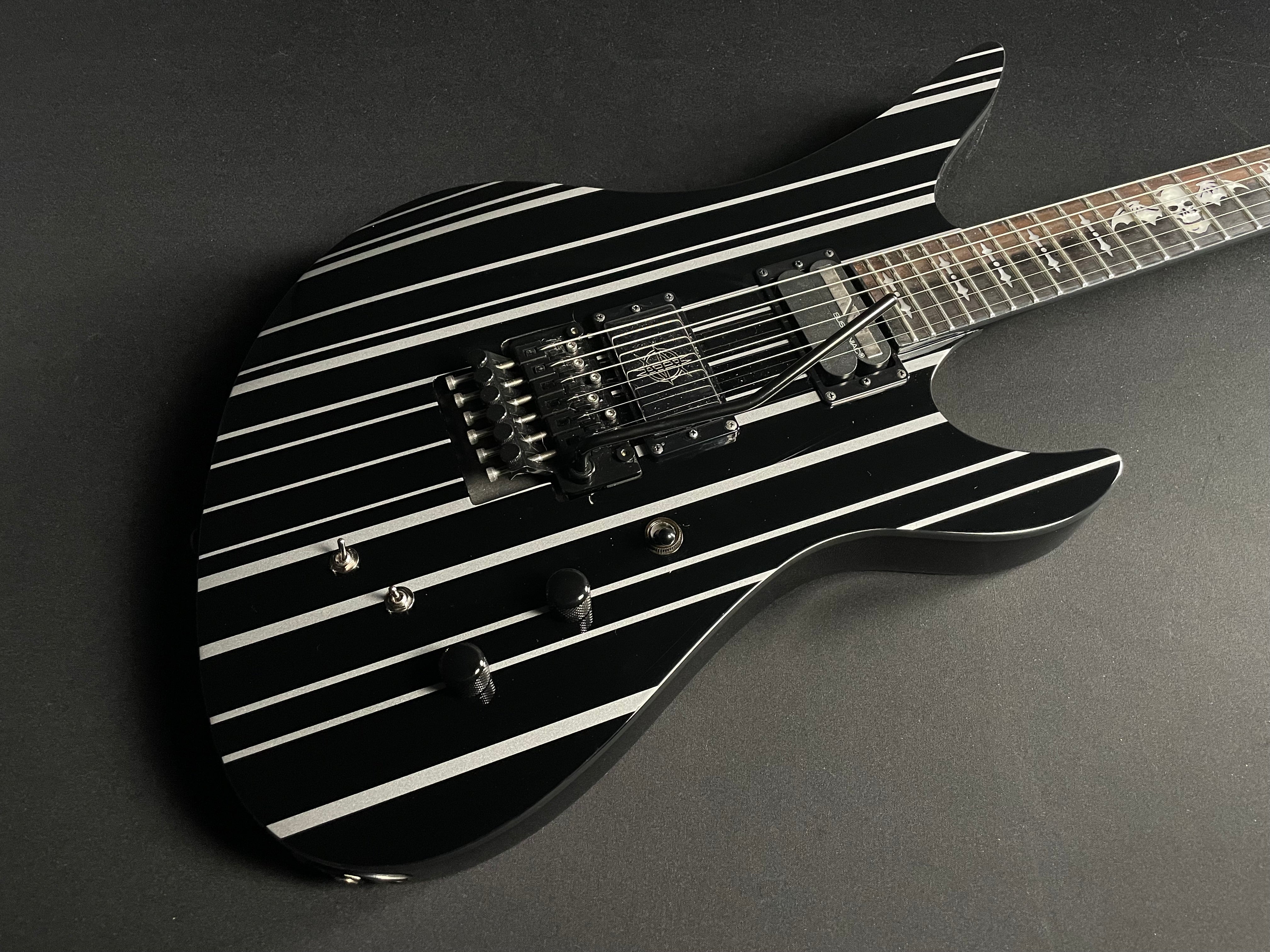 Schecter Synyster Gates Signature Synyster Custom-S Sustainiac - Schecter Humbucker - Metronome Music Inc.