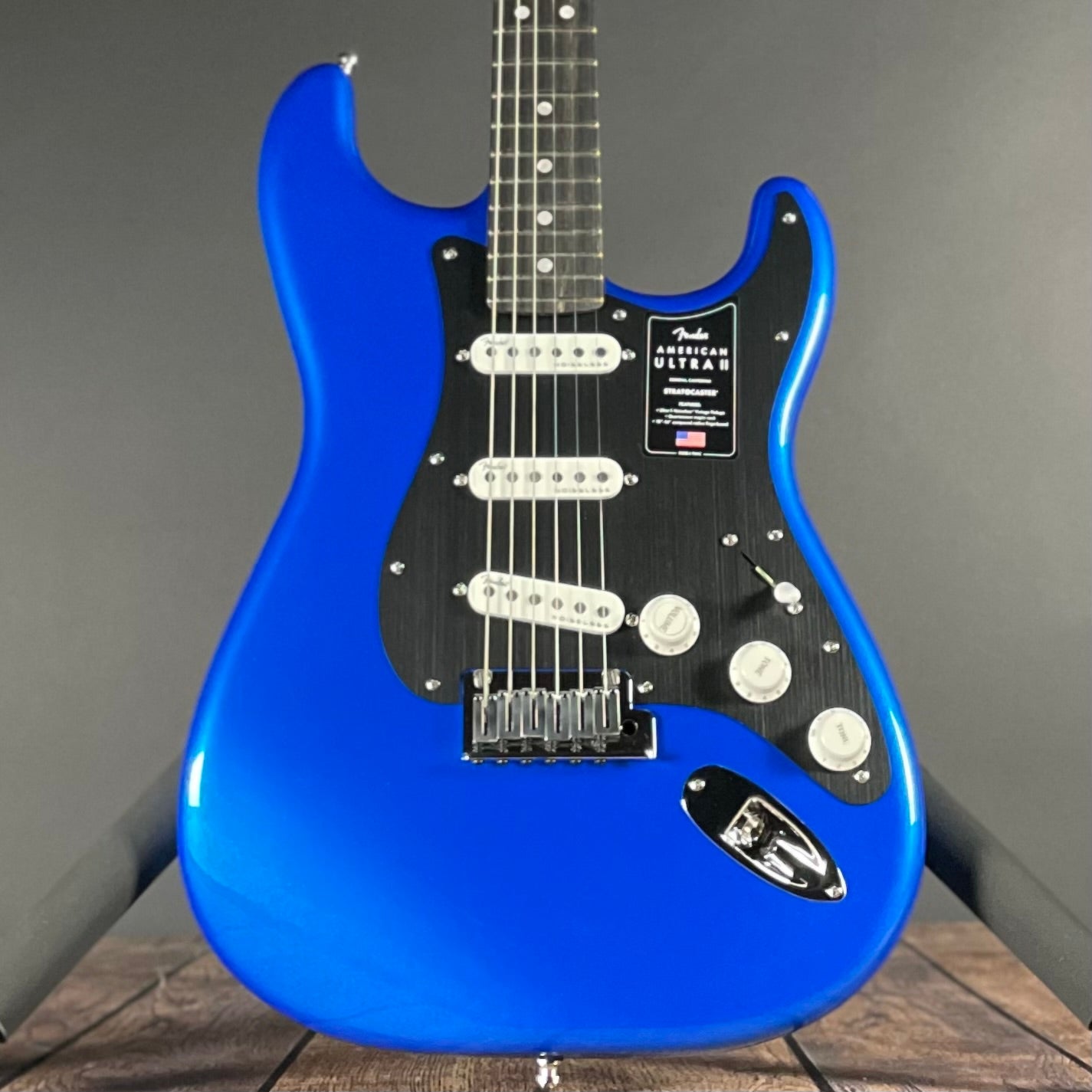 Fender American Ultra II Stratocaster, Ebony- Noble Blue (8lbs 1oz) - Metronome Music Inc.
