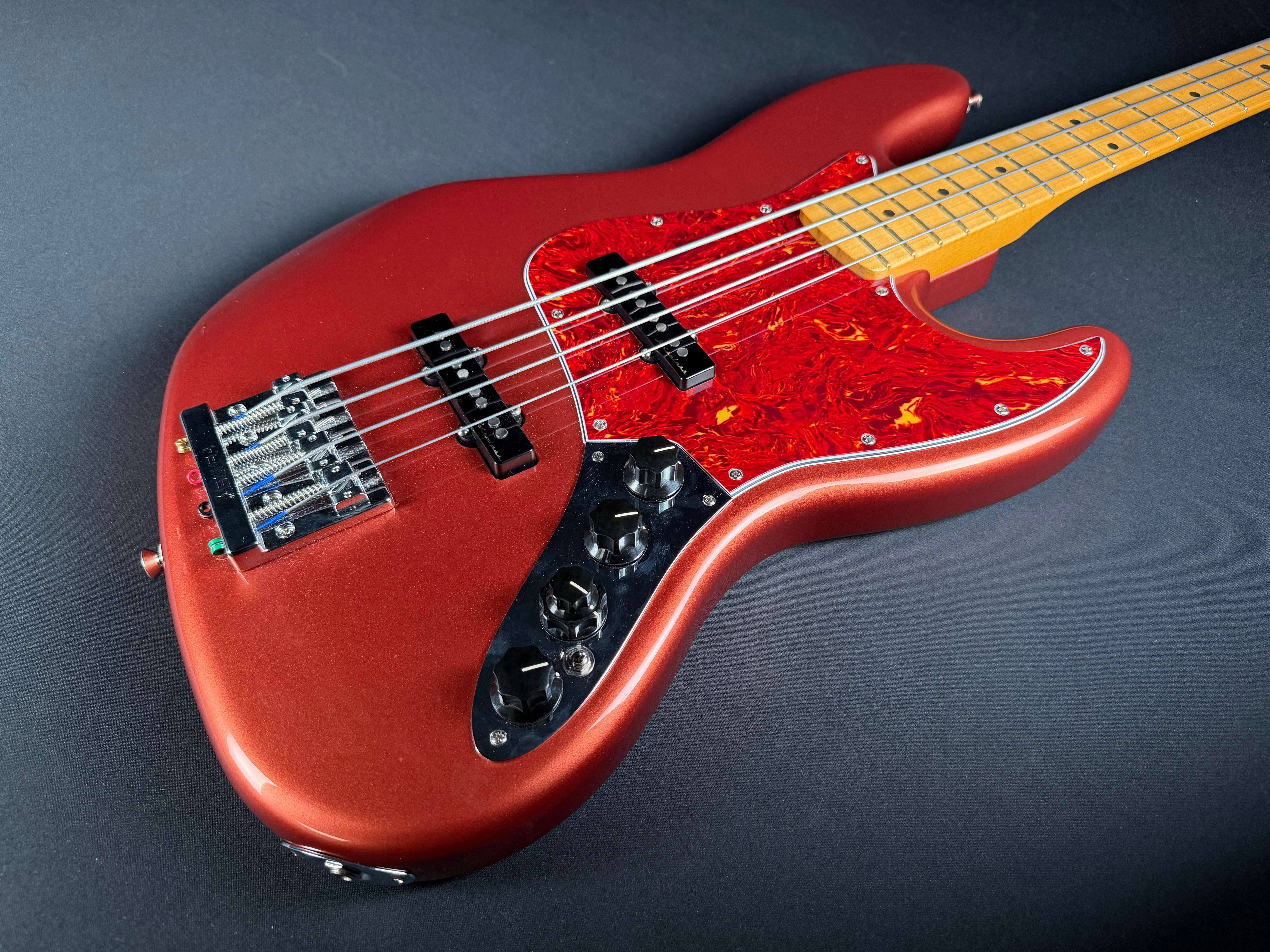 Fender Player Plus Active Jazz Bass Maple - Aged Candy Apple Red (2021) - Metronome Music Inc.