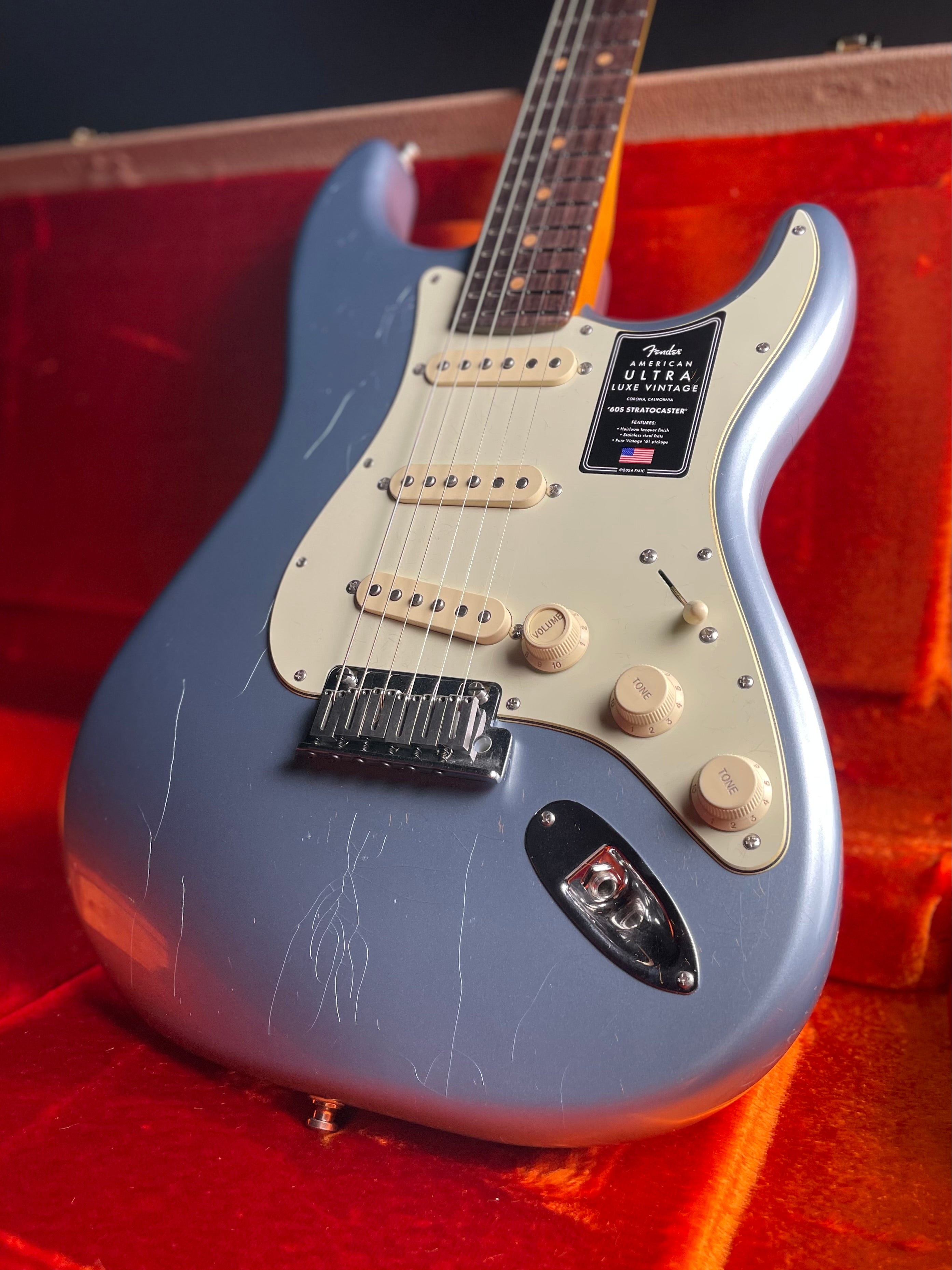 Fender American Ultra Luxe Vintage '60s Stratocaster - Ice Blue Metallic