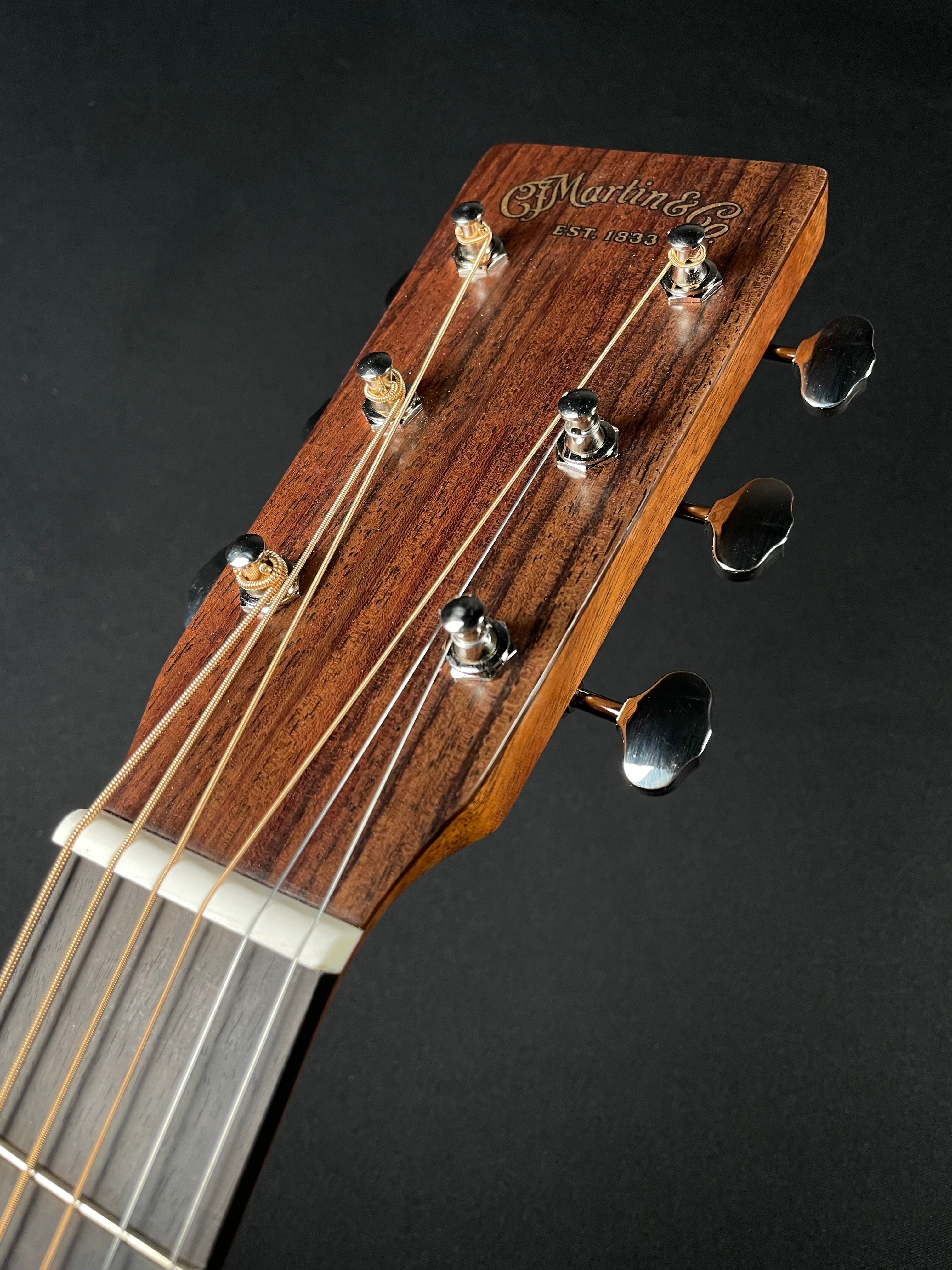 Martin D-18 Standard w/Hardshell Case - 1933 Ambertone (2025) - Metronome Music Inc.