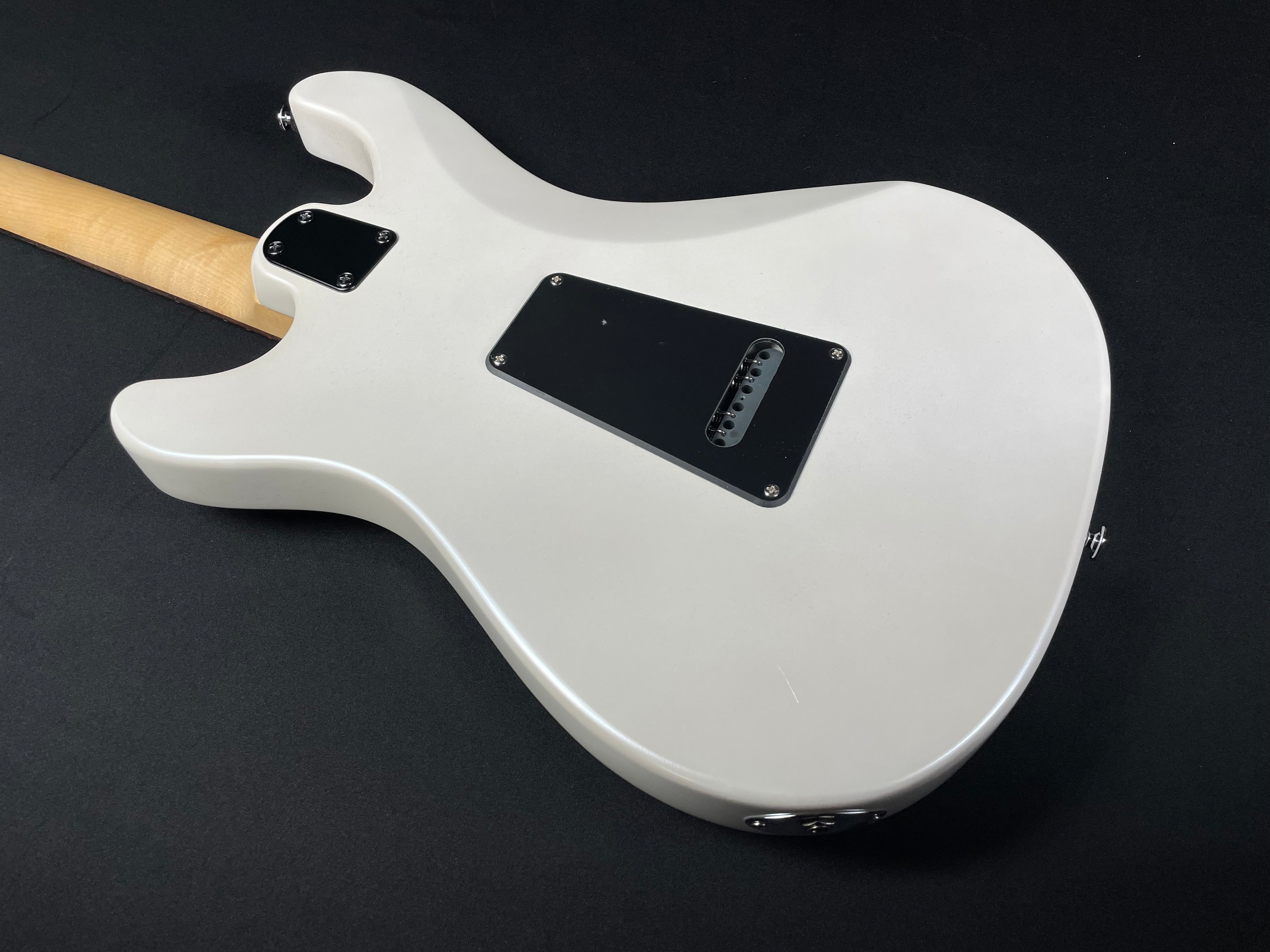 PRS SE Studio Standard w/Gig Bag - Pearl White