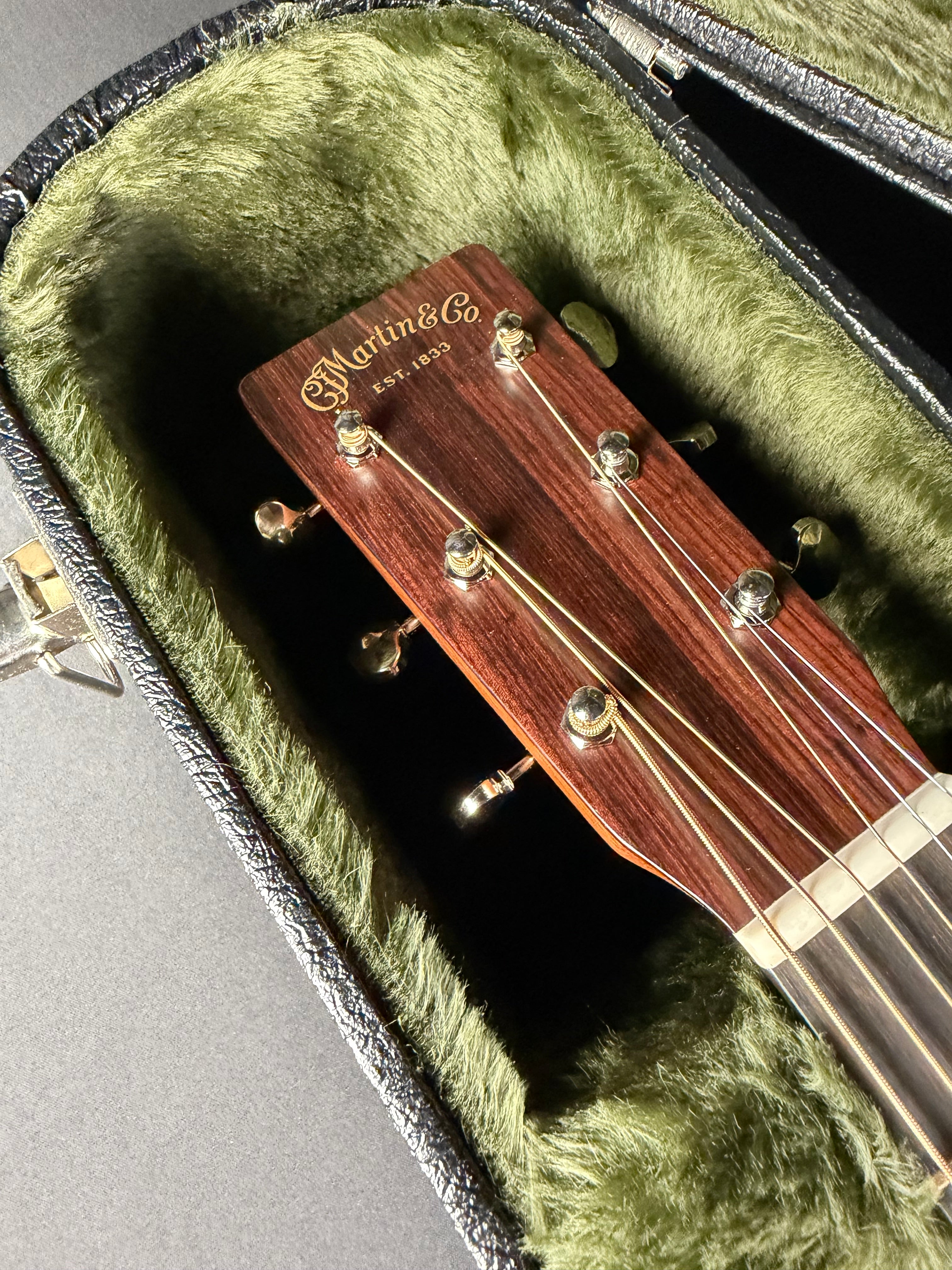 Martin Super D-18 w/Hard Case - Natural (2026) - Metronome Music Inc.