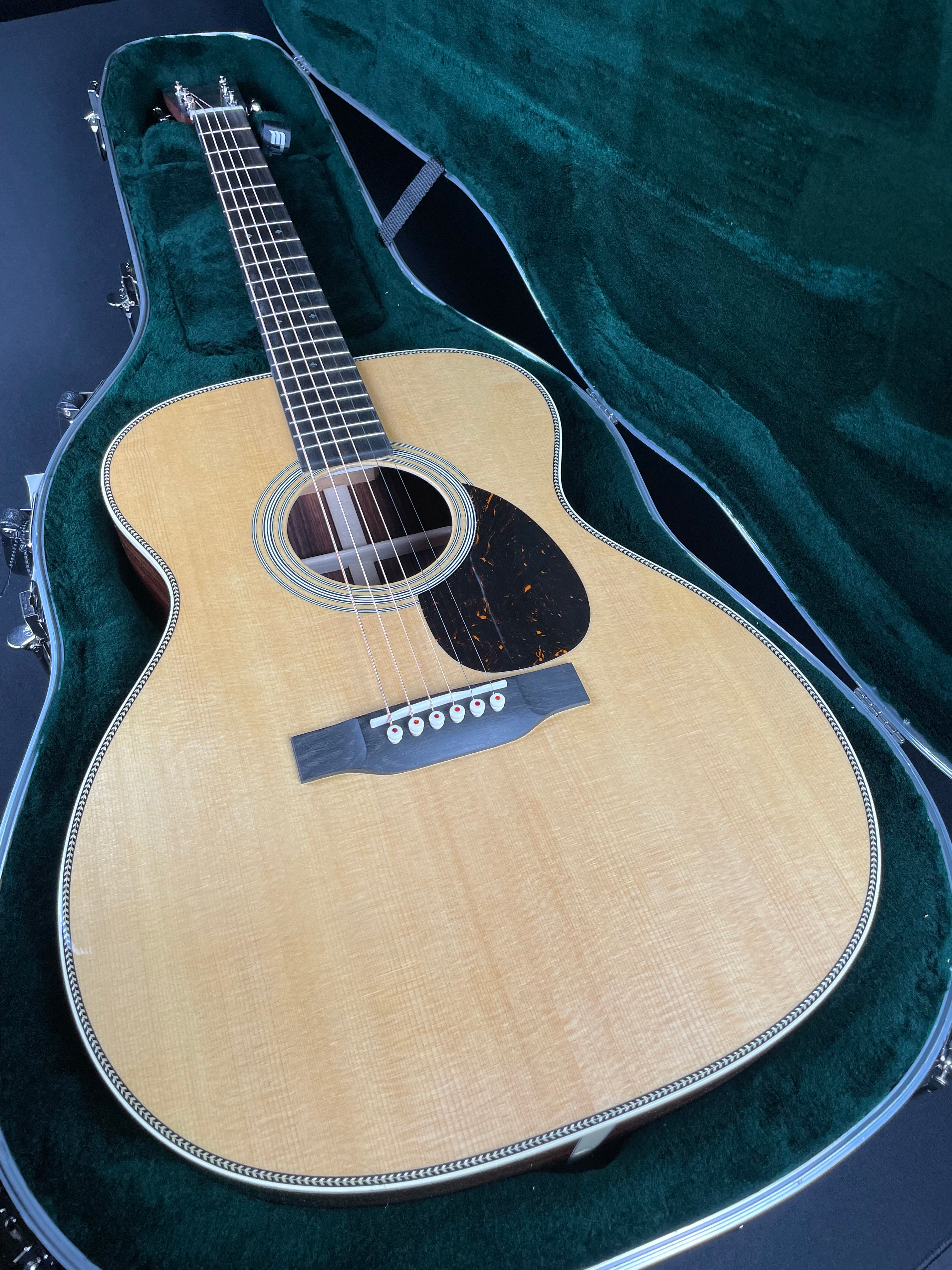 Martin OM-28 w/Hardshell Case, Natural (2025) - Metronome Music Inc.